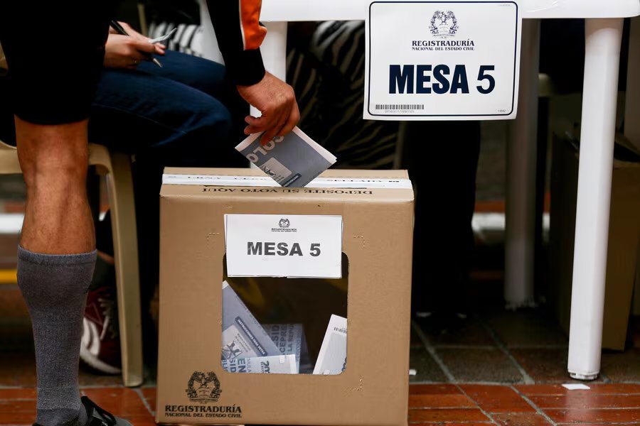 Debido a que habrá segunda vuelta hay posibilidad de acumular las dos medias jornadas de descanso remunerado - crédito Lina Gasca/Colprensa