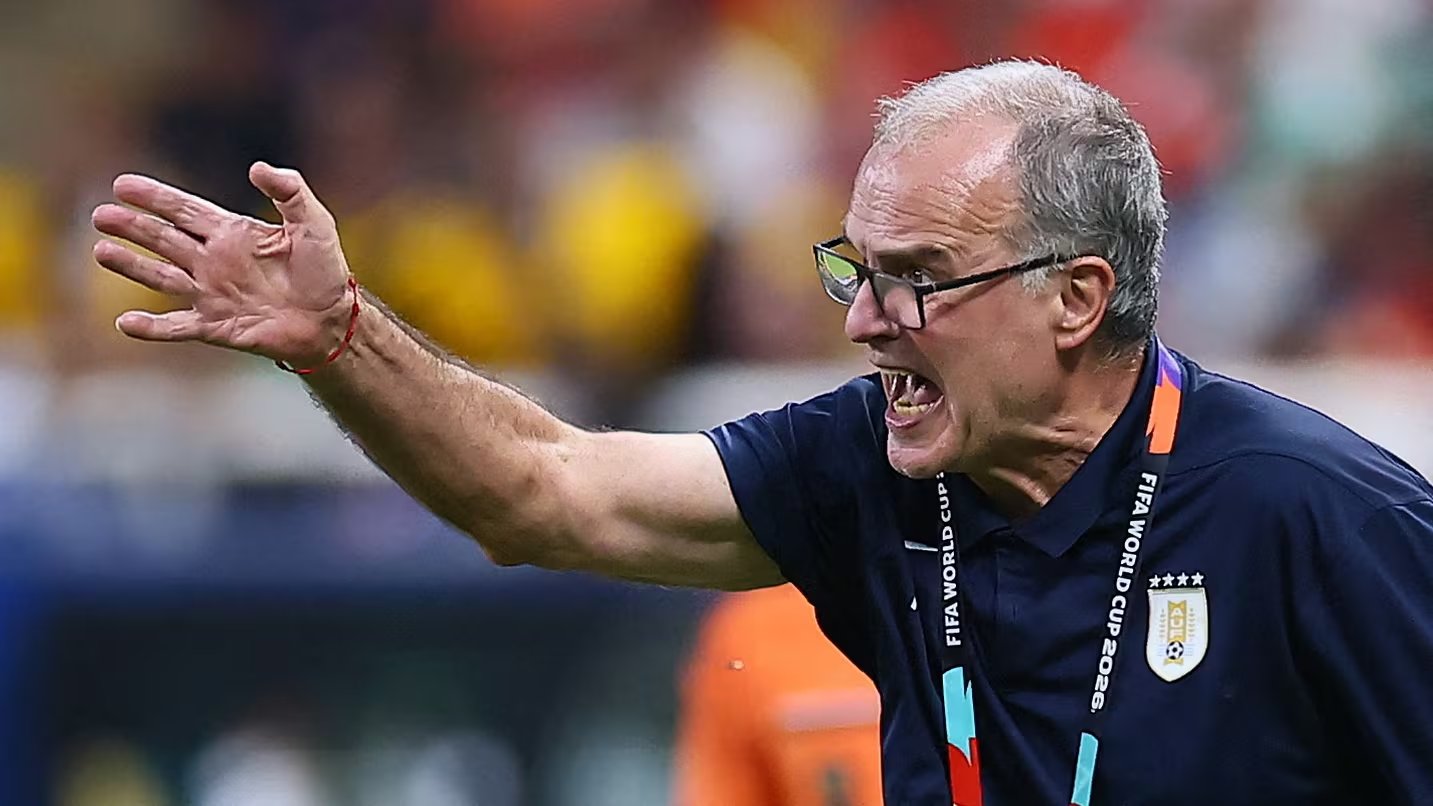Marcelo Bielsa no pudo meter a Uruguay en 16avos de final tras perder con España (REUTERS/Eloisa Sanchez)