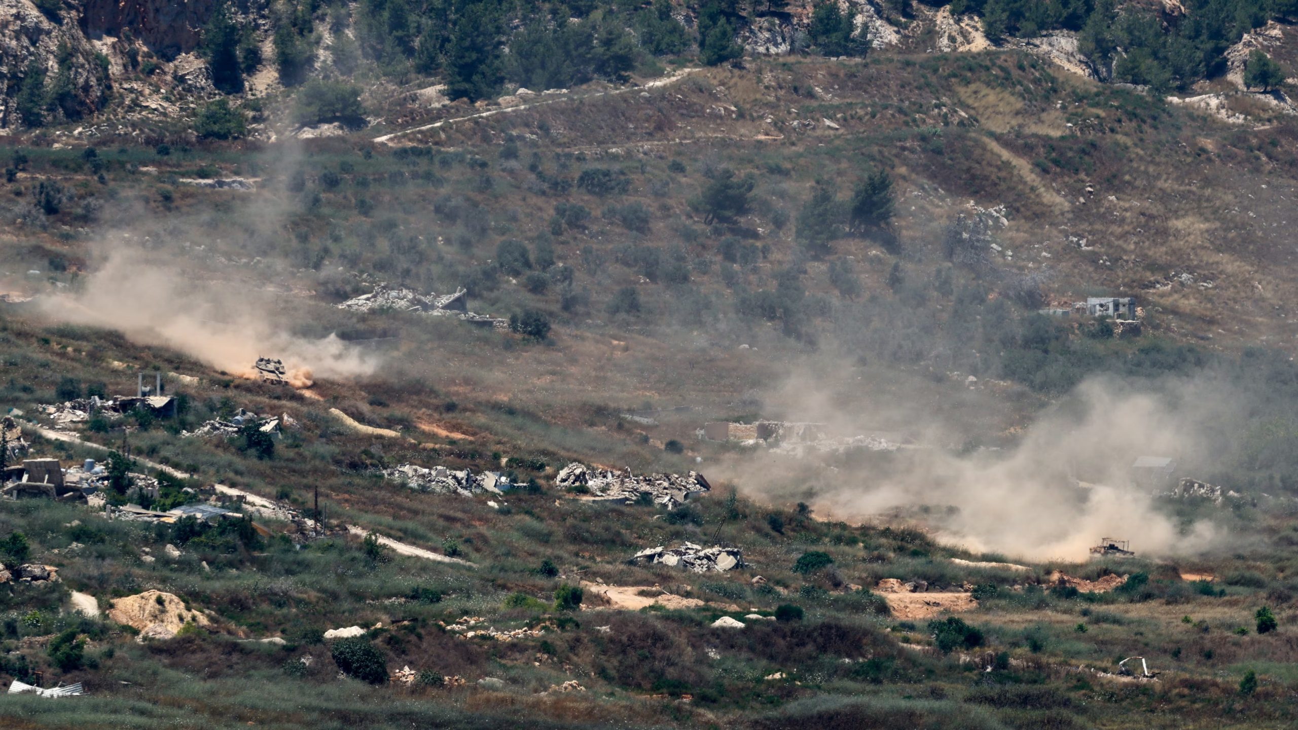 Israel lanzó un nuevo ataque contra terroristas de Hezbollah en el sur del Líbano (REUTERS/Amir Cohen)