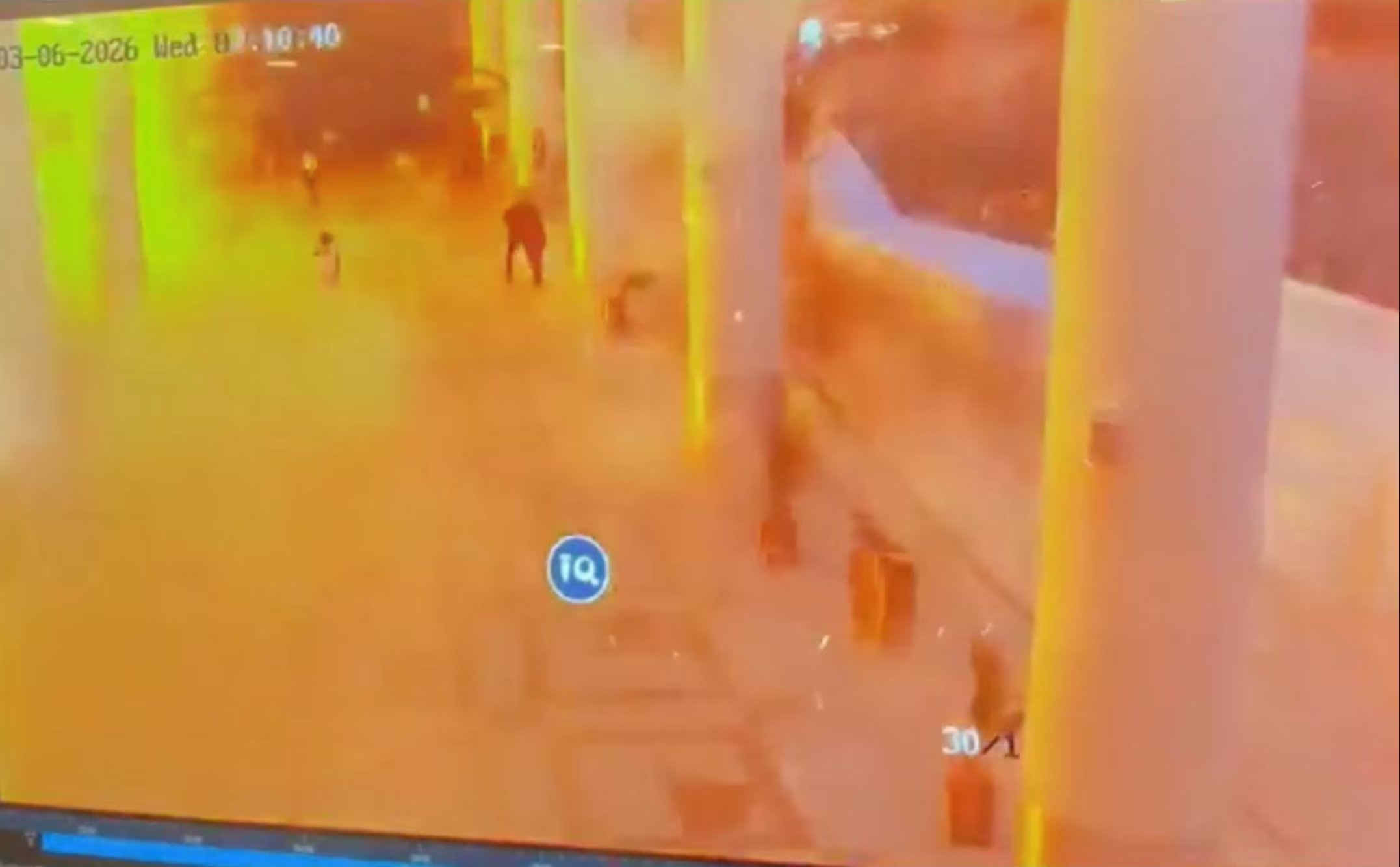 La explosión en el aeropuerto de Kuwait dejó un muerto y más de 60 heridos durante la ofensiva del miércoles.