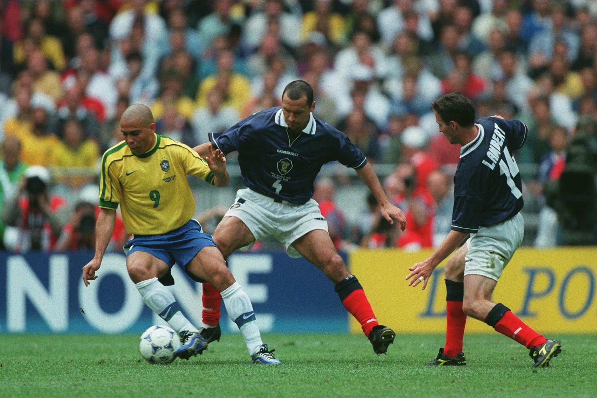 La última vez que Brasil y Escocia se enfrentaron en Mundiales fue en 1998, en el partido inaugural. La Canarinha se impuso por 2-1 - crédito Allstar Picture Library Ltd/The Grosby Group
