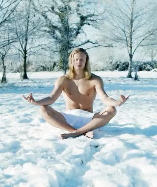 La recuperación incluye monitoreo del sueño, gafas de filtro azul, terapia fría extrema y sauna de infrarrojos 