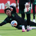 Susto de Guillermo Ochoa en el Tri enciende alertas antes del duelo con Chequia
