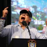 Petro denuncia fraude electoral y manipulación del voto en el exterior