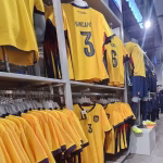 La camiseta de Pacho, la más solicitada de la selección ecuatoriana: hinchas pagan $ 15 adicionales para estampar el nombre de su jugador favorito