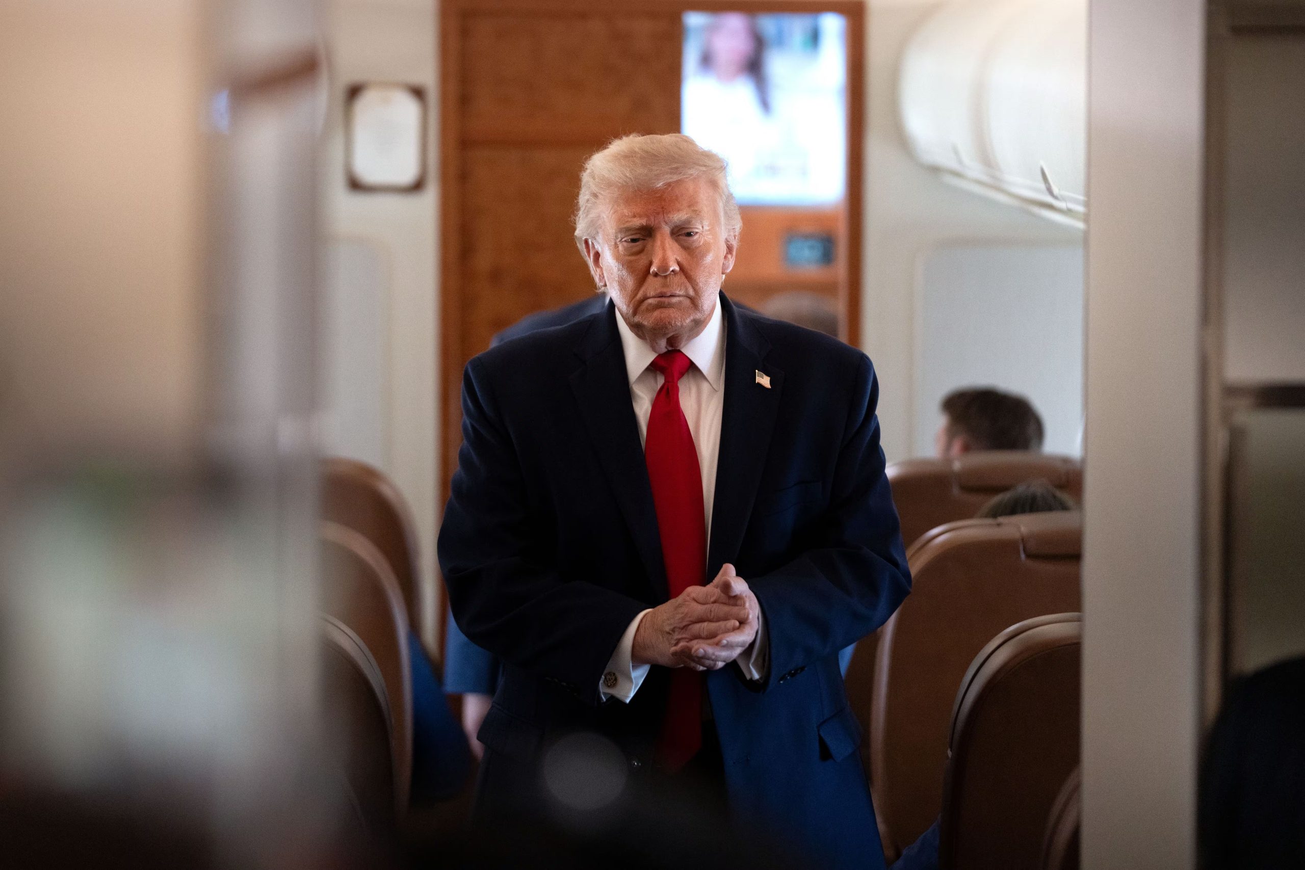 Los ataques israelíes se produjeron un horas después de que el presidente de Estados Unidos, Donald Trump, expresara públicamente su intención de intentar frenar una respuesta militar israelí para evitar una nueva escalada del conflicto regional (REUTERS)
