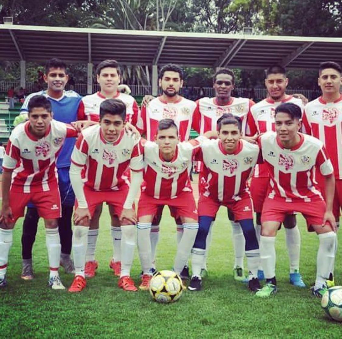 En escuelas como Aztecas Canamy, Jovani logró formar auténticas familias, lo que lo llevó a decidir buscar la segunda nacionalidad como mexicano. (Foto cortesía: Jovani Rwabahenda)