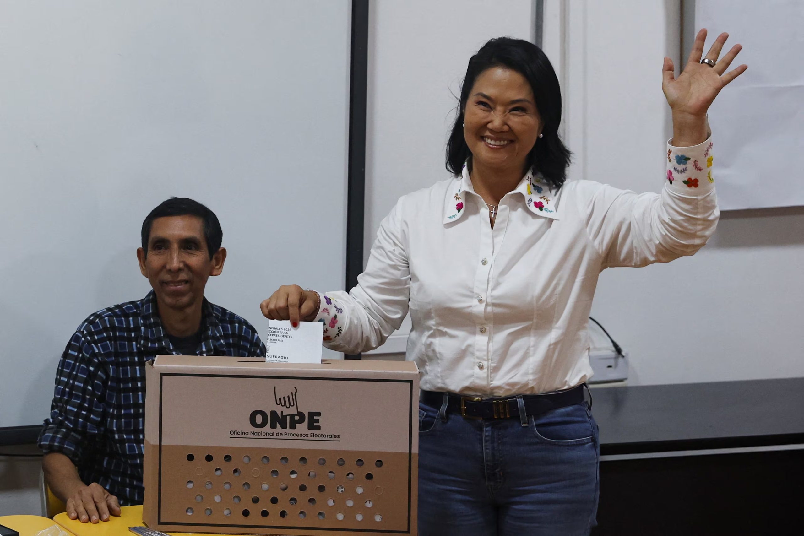 Conservative presidential candidate Keiko Fujimori votes during a runoff between her and left-wing candidate Roberto Sanchez, in Lima, Peru, June 7, 2026. REUTERS/Alessandro Cinque