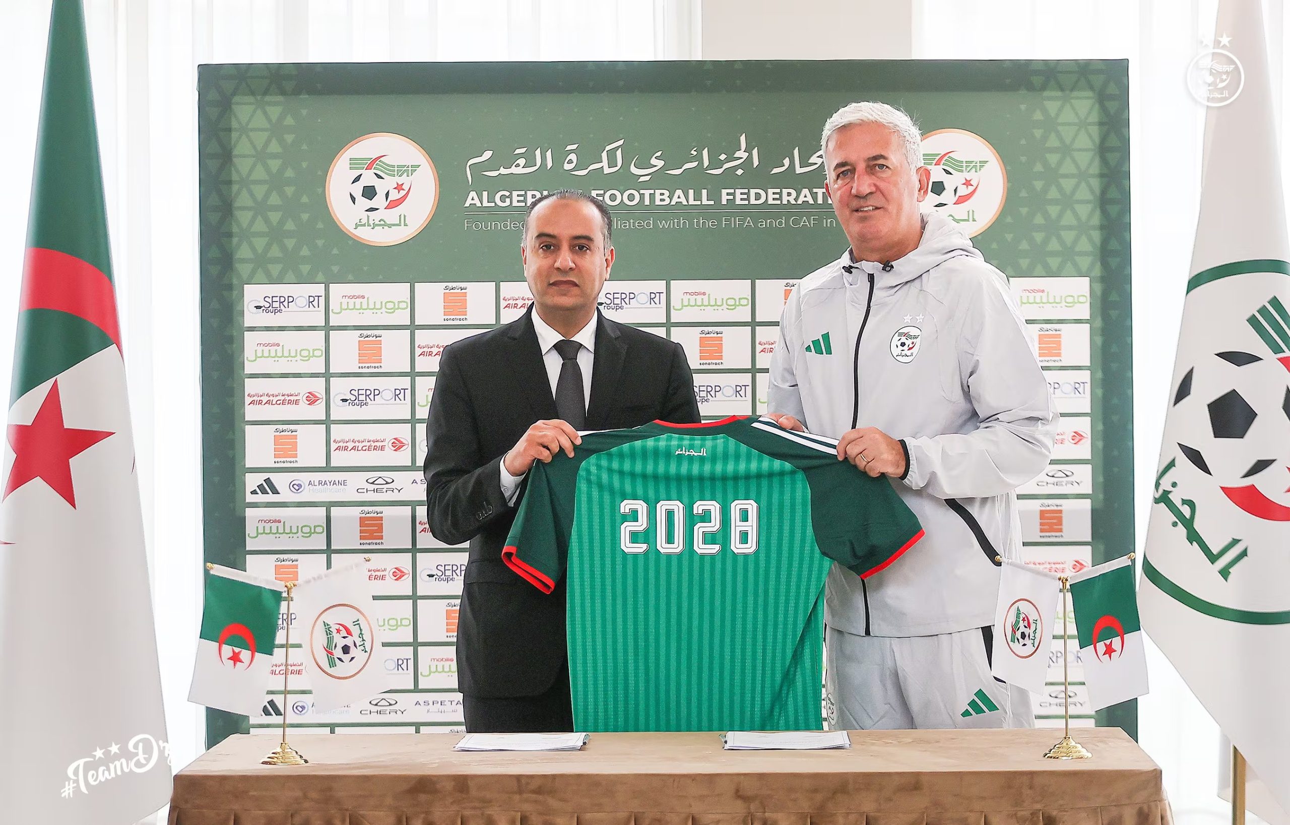 Vladimir Petković extendió su contrato con la Federación Argelina de Fútbol hasta 2028, con Argelia a días de su debut en el Mundial 2026