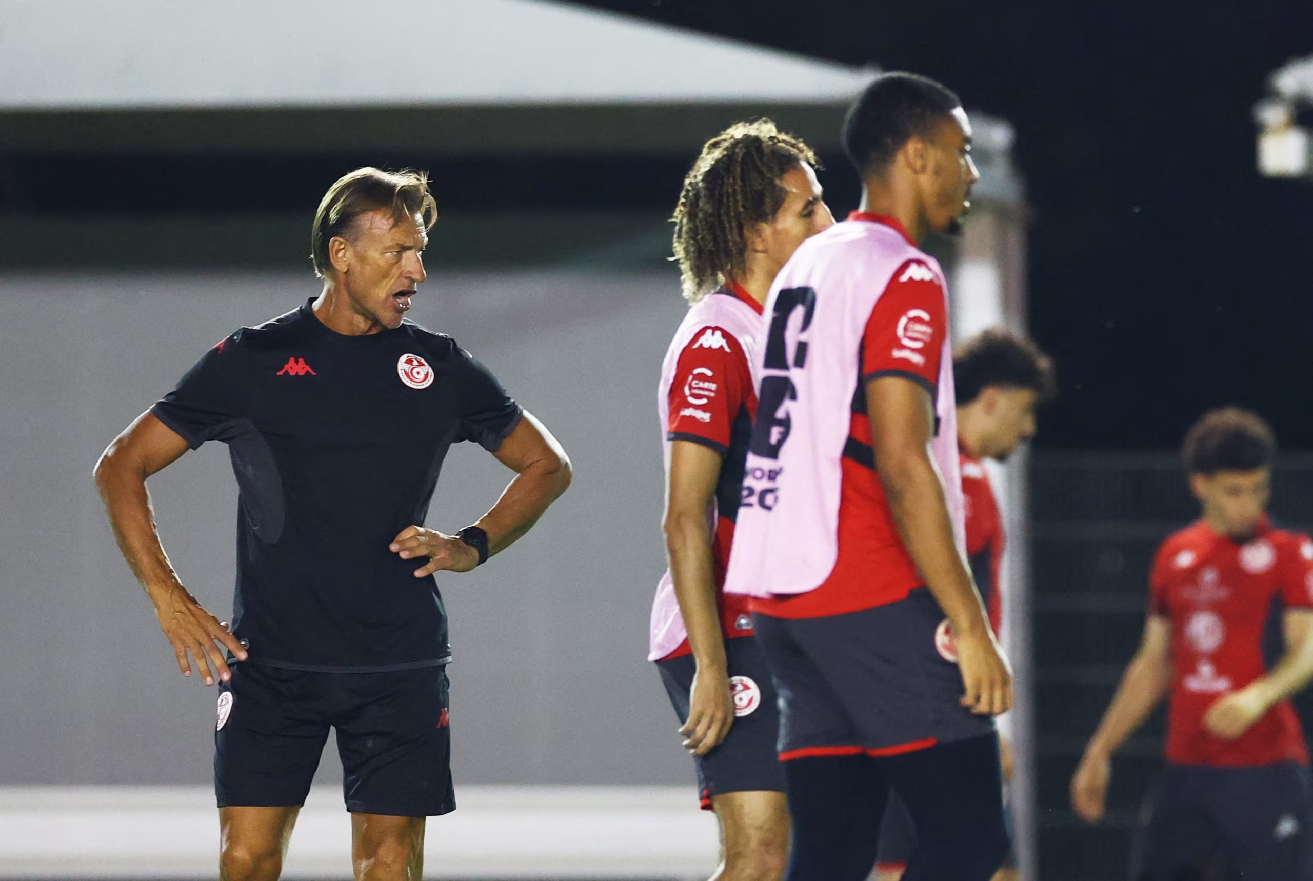 Renard señaló la falta de dinamismo del equipo en los duelos y advirtió que los más fuertes mentalmente serían los que jugarían ante Japón (REUTERS/Daniel Becerril)
