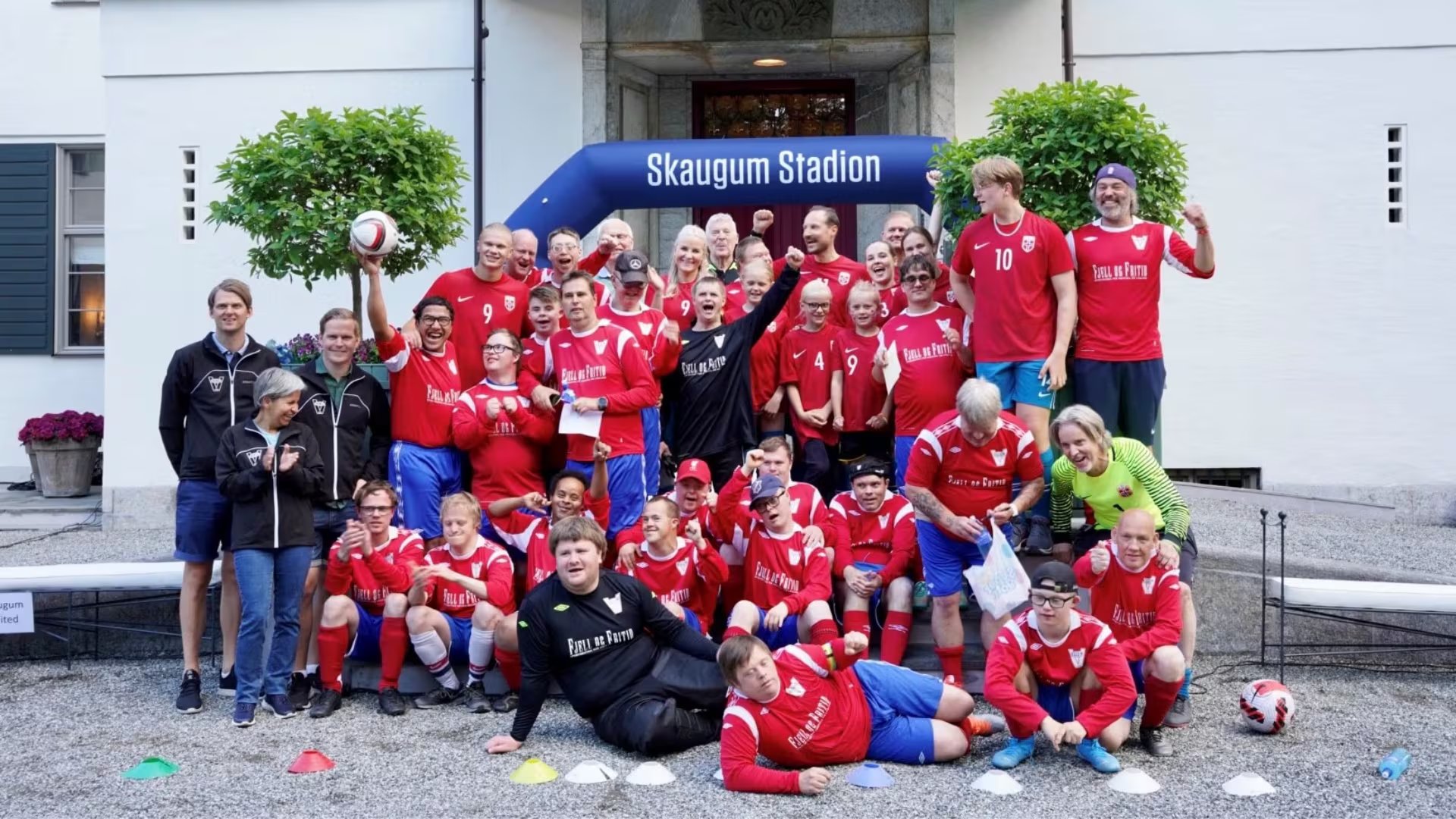 Erling Haaland jugó en el equipo de las princesas Mette-Marit e Ingrid Alexandra (Casa Real)