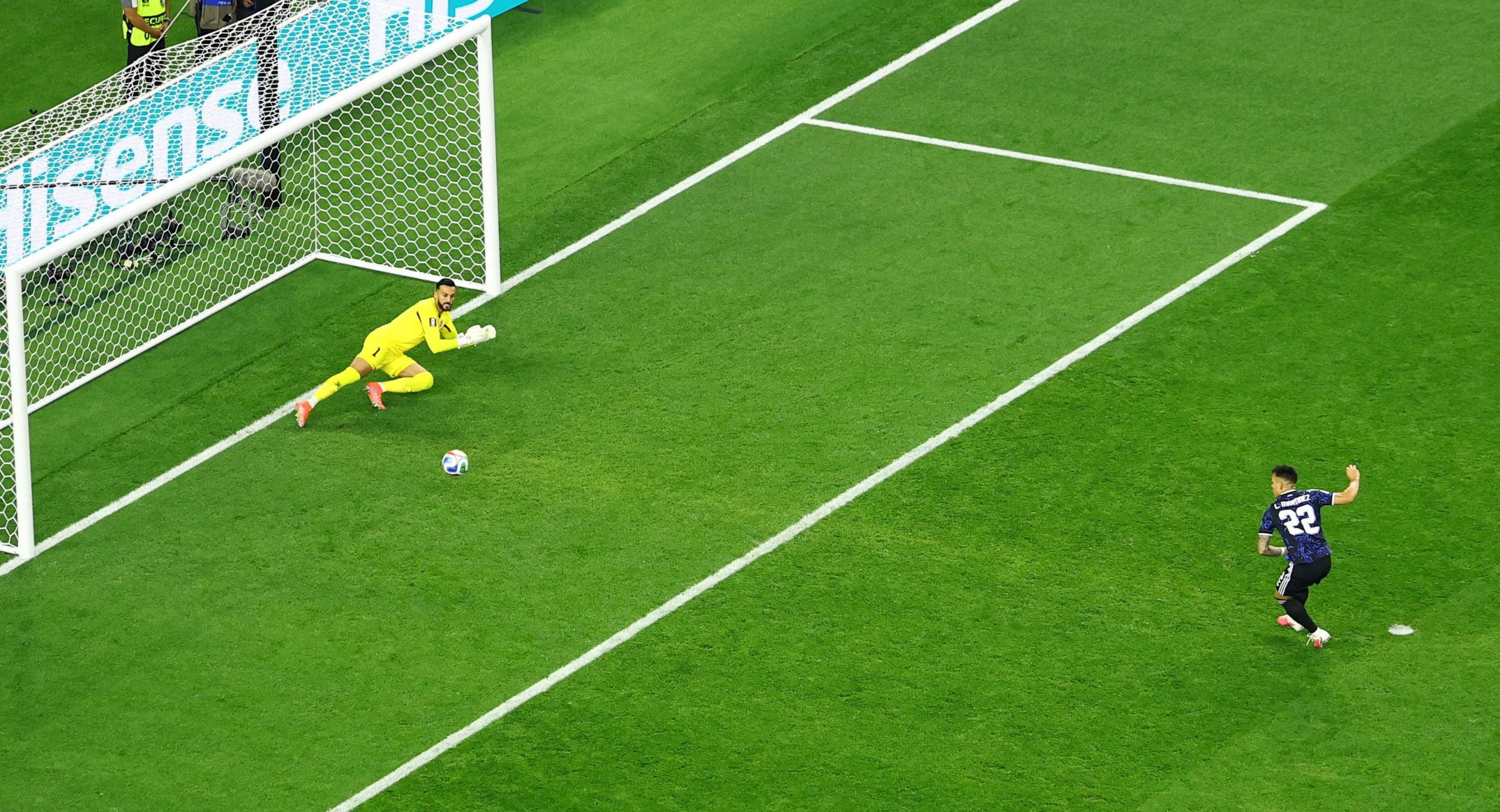 La investigación de Jordet muestra que los mecanismos para enfrentar la presión en el fútbol pueden aplicarse a otros deportes y contextos (REUTERS/Issei Kato)