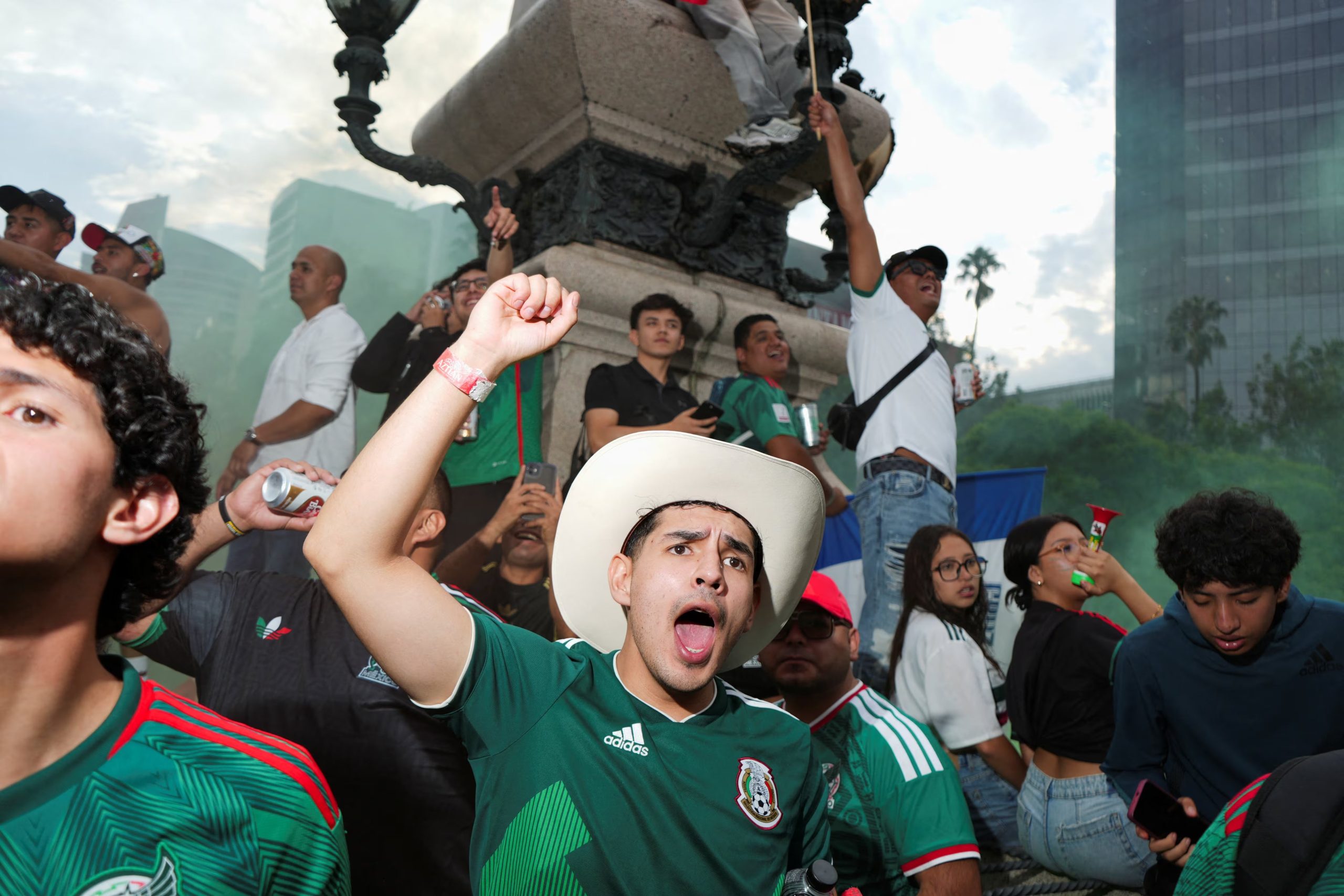 Los aficionados no pueden ocultar su emoción ante el triunfo de México. Esto aumenta las esperanzas de que la selección tenga un buen desempeño en los siguientes partidos. Mexico City, Mexico, June 11, 2026. REUTERS/Fred Ramos