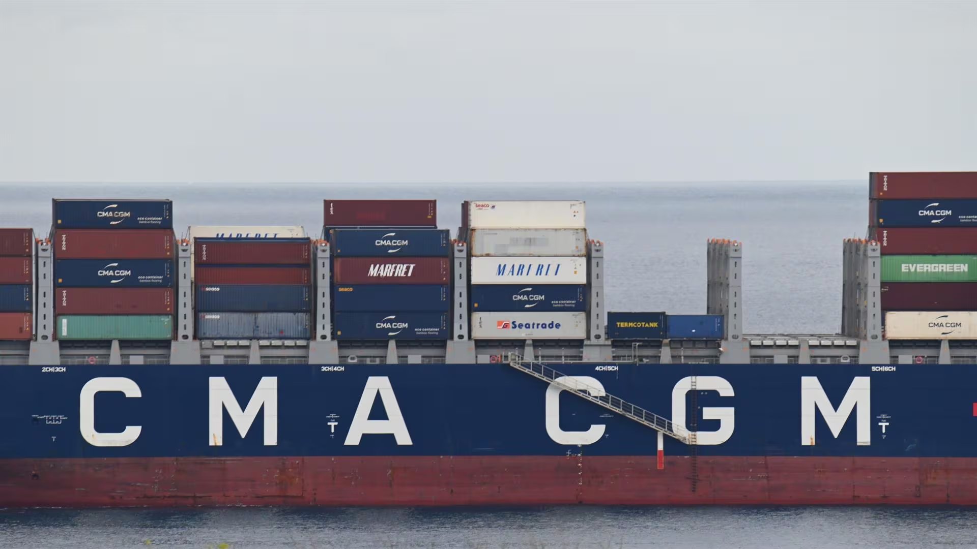 La naviera francesa CMA CGM (foto) y la alemana Hapag-Lloyd suspendieron “temporalmente” sus reservas de carga a Cuba debido a la orden ejecutiva estadounidense (Europa Press/Archivo)