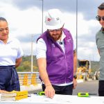 El presidente Daniel Noboa supervisó la construcción del puente Quimís, que fortalecerá la movilidad de 116 mil manabitas