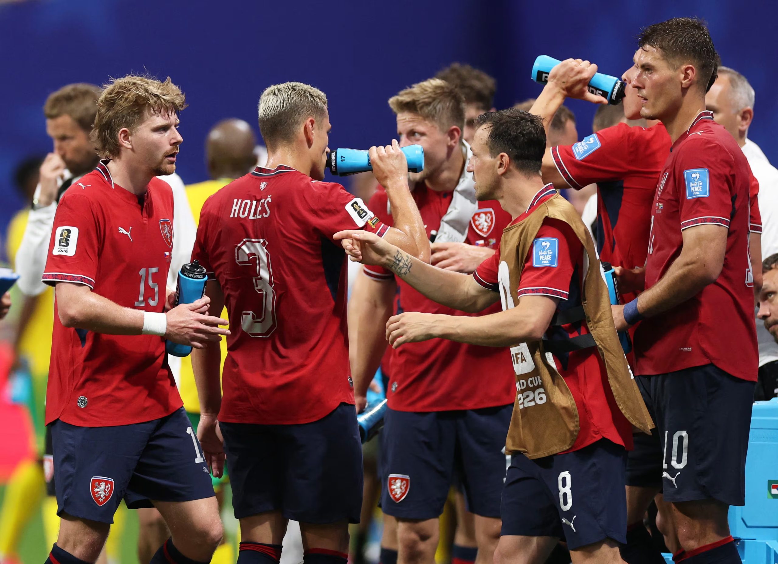 Soccer Football - FIFA World Cup 2026 - Group A - Czech Republic v South Africa - Atlanta Stadium, Atlanta, Georgia, U.S. - June 18, 2026 Czech Republic's Pavel Sulc, Vladimir Darida and Tomas Holes during the second half hydration break REUTERS/Siphiwe Sibeko