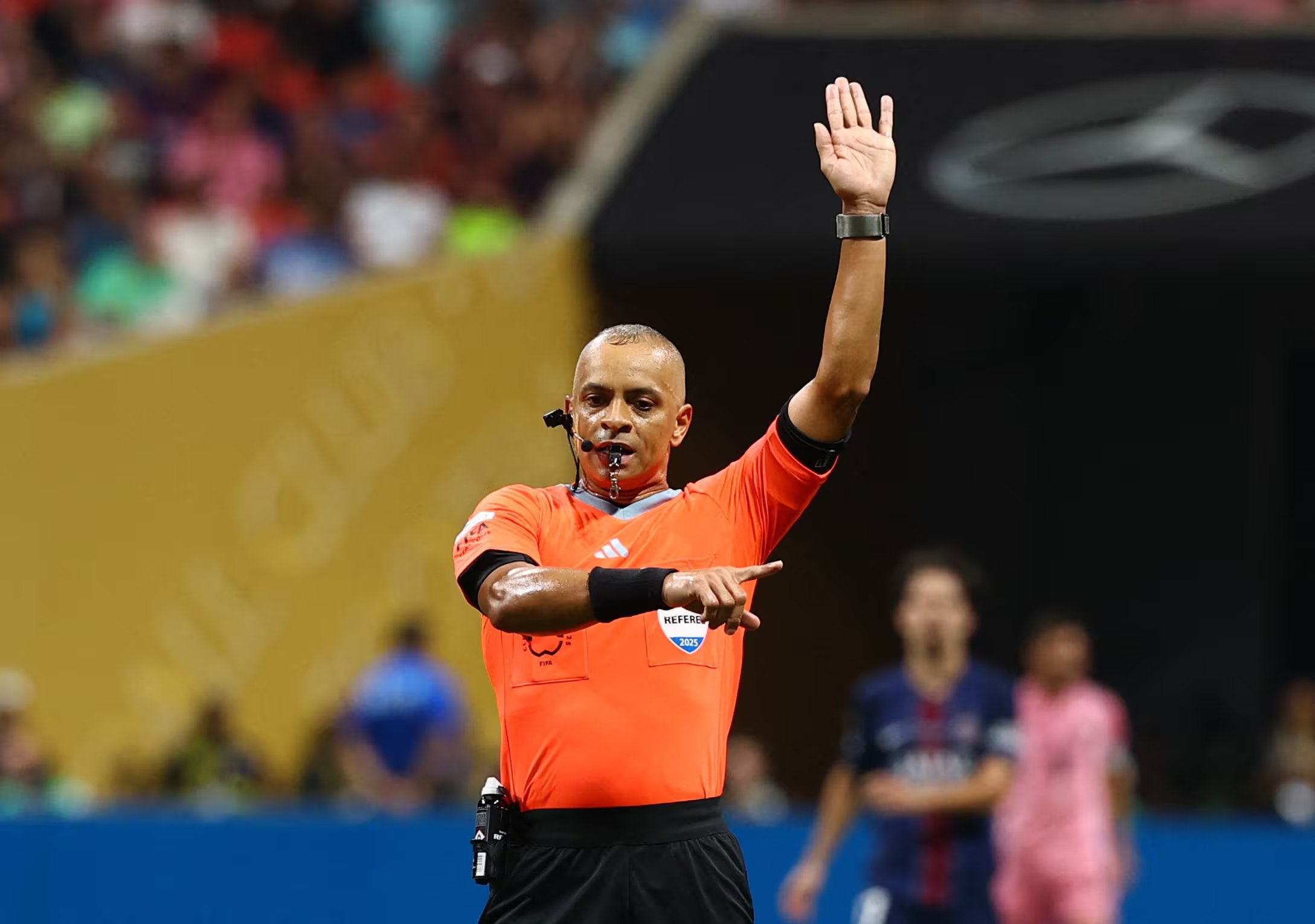 Wilton Sampaio: el hombre que tendrá la responsabilidad de abrir el Mundial (REUTERS/Kai Pfaffenbach)