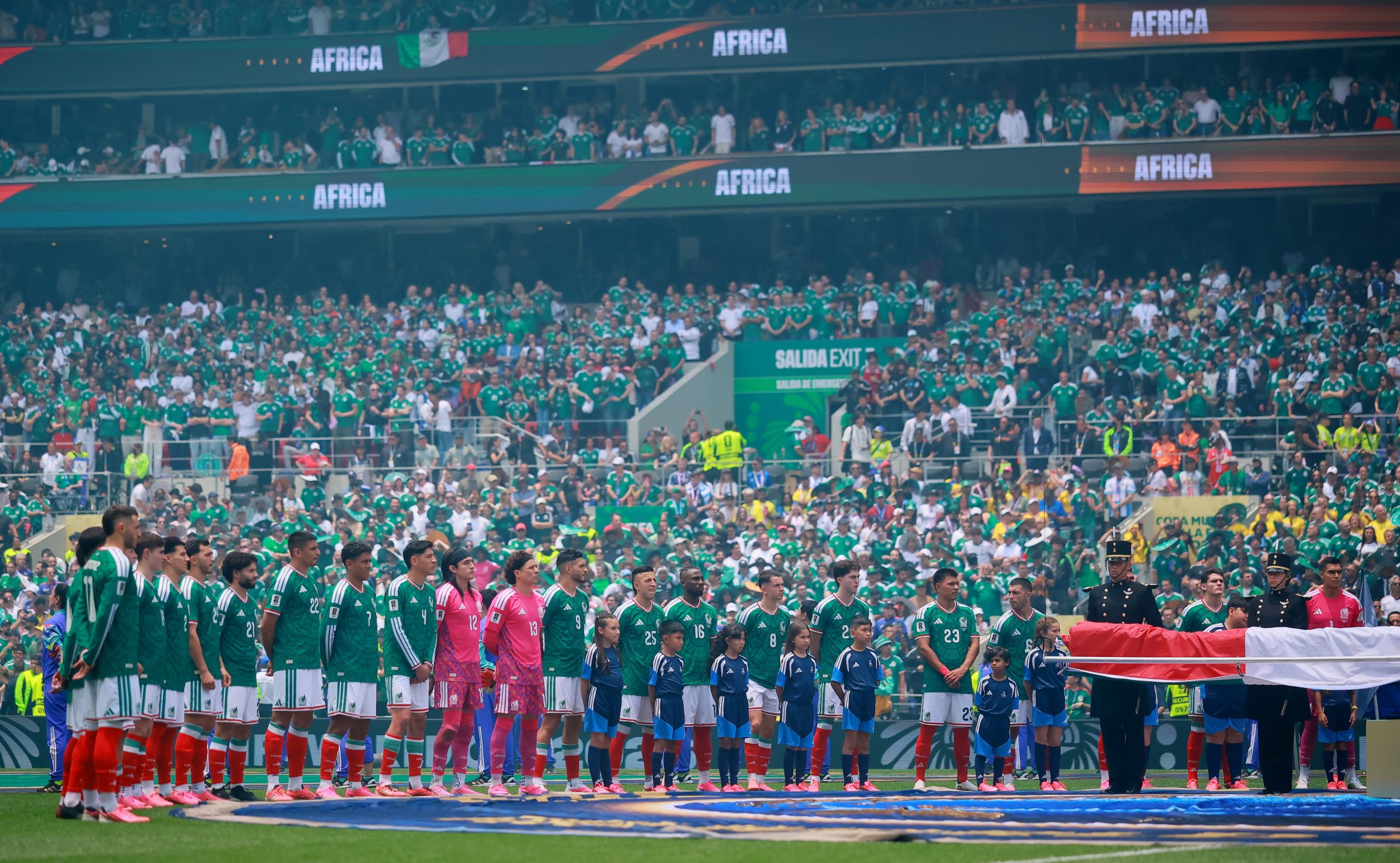 Soccer Football - FIFA World Cup 2026 - Group A - Mexico v South Africa - Estadio Azteca, Mexico City, Mexico - June 11, 2026 Mexico players line up before the match REUTERS/Eloisa Sanchez
