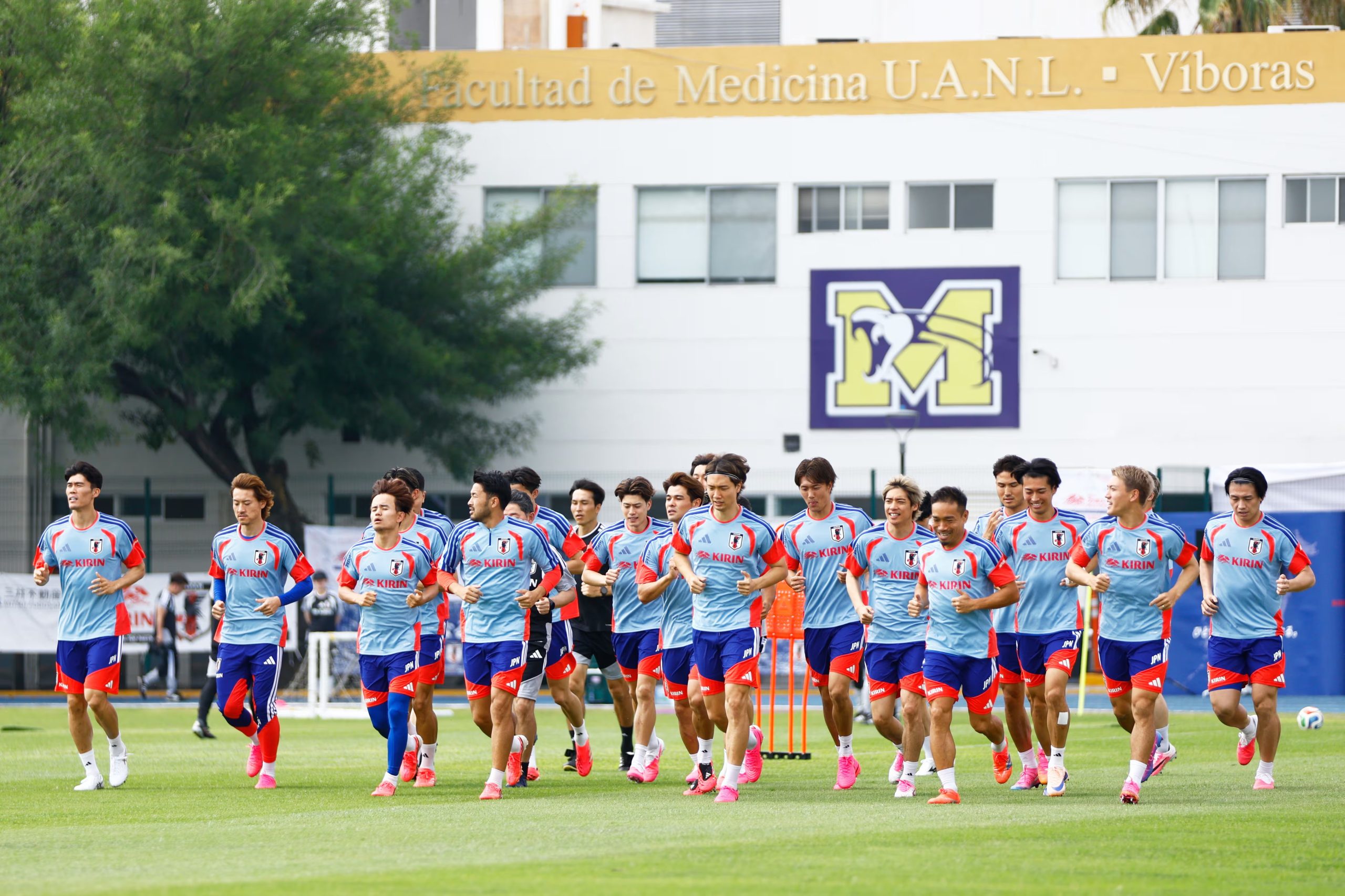 Los jugadores de la selección durante un entrenamiento previo al Mundial en Monterrey. (AP Foto/Jorge Mendoza)