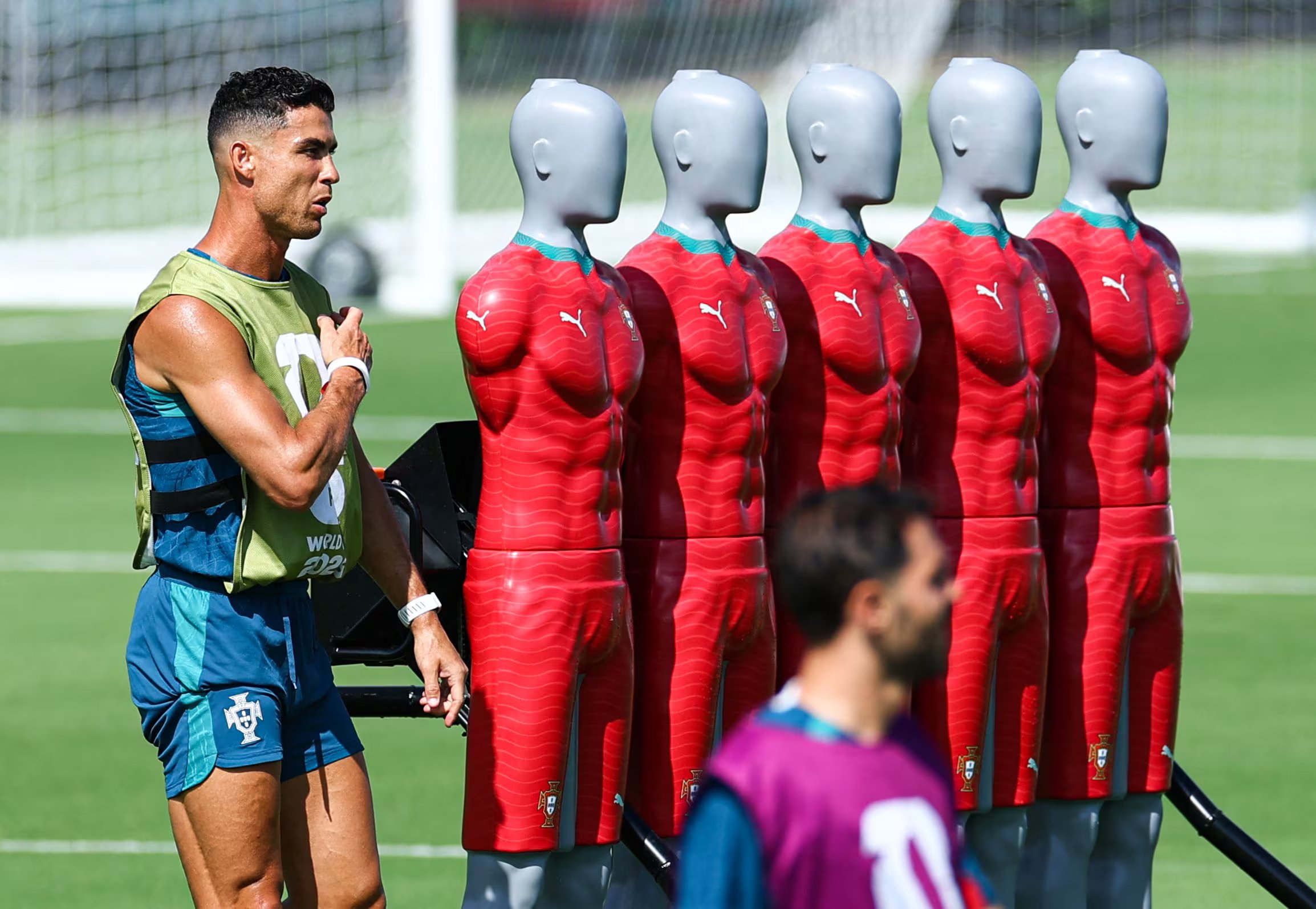 Cristiano Ronaldo apareció envuelto en una polémica tras el debut de Portugal (Foto: Reuters/Marco Bello)