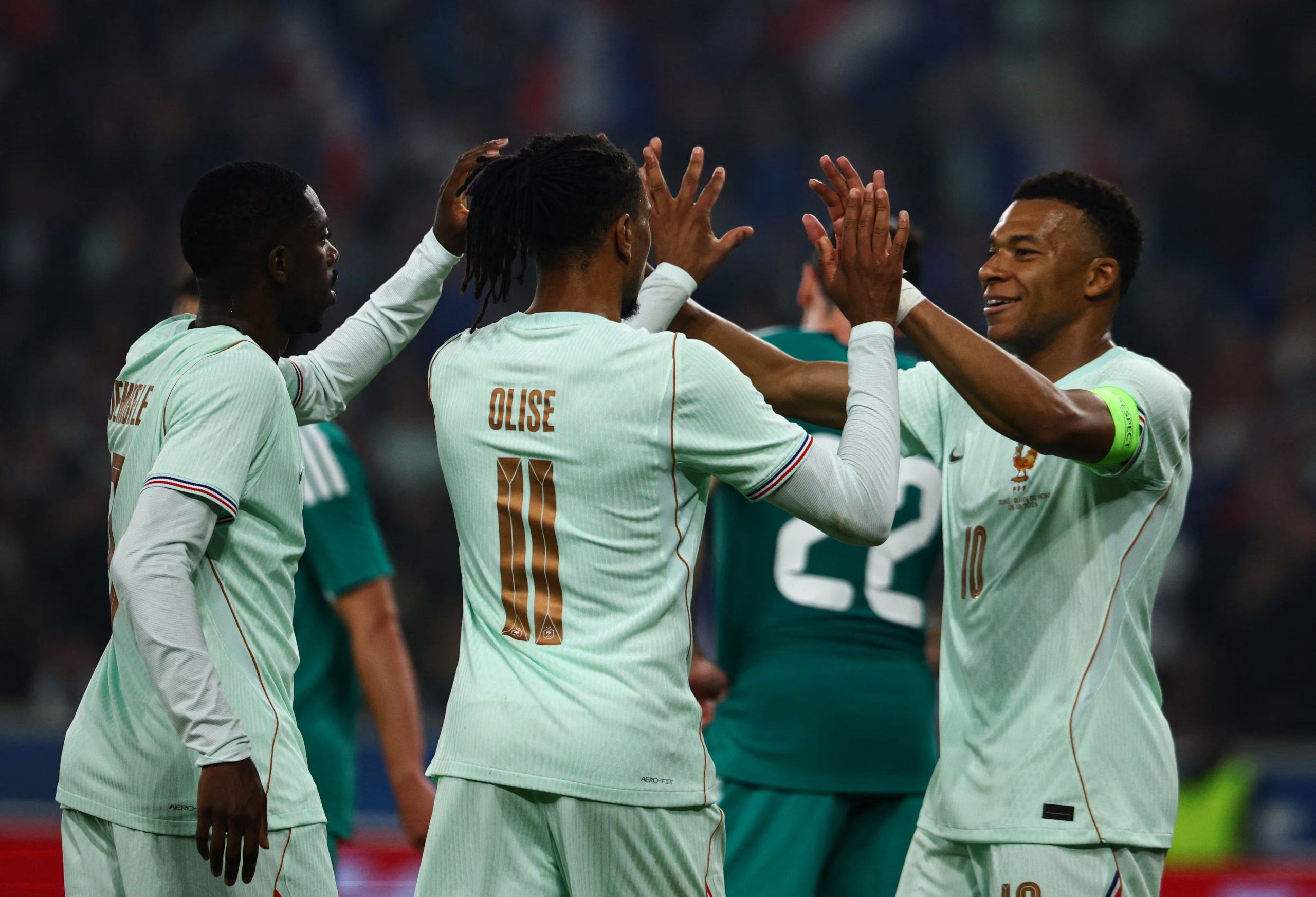 Olise anotó un hat-trick ante Irlanda del Norte en el último amistoso de Francia antes del Mundial 2026, con un zurdazo a la escuadra que cerró el partido 3-1 (Reuters)