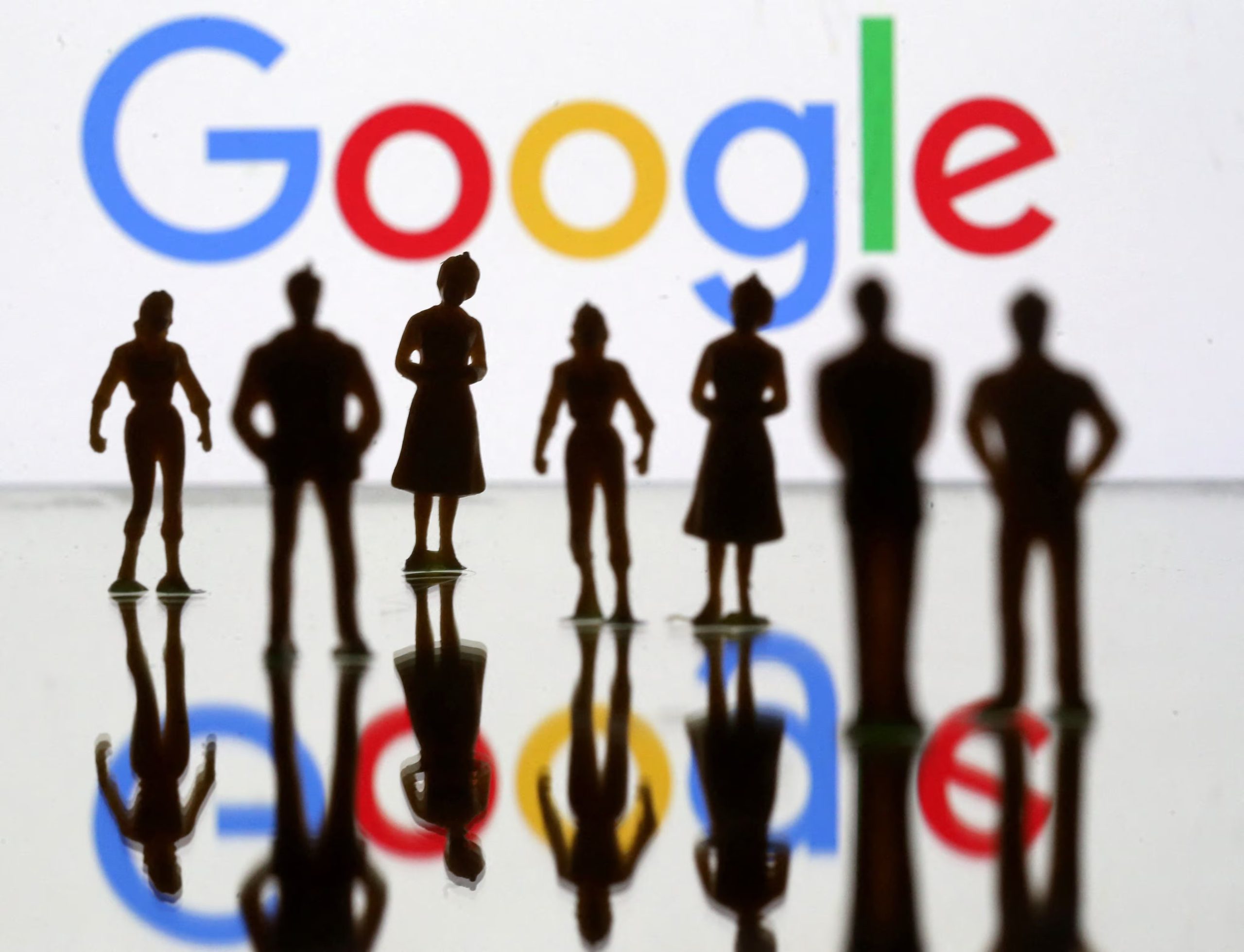 Google utiliza sistemas como “Preguntas relacionadas” y el autocompletado para mostrar las dudas más frecuentes que los usuarios tienen sobre el Mundial 2026.
REUTERS/Dado Ruvic
