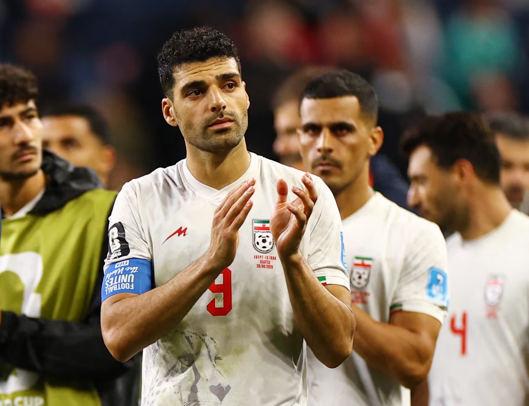 Mehdi Taremi aplaude a su equipo por el esfuerzo dado vs Egipto. REUTERS/Carlos Barria