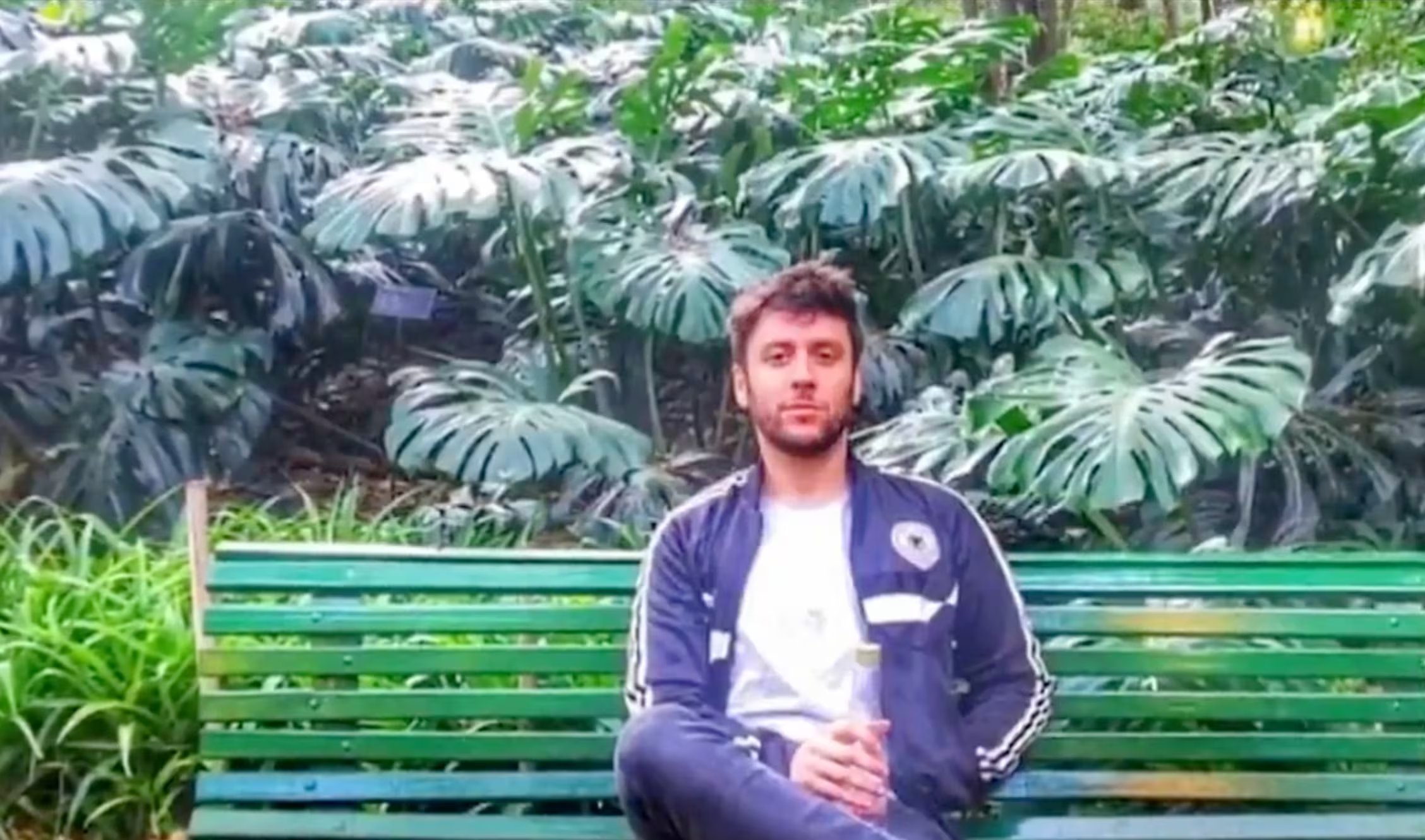 Pablo Cánepa era un joven que dibujaba, hacía deporte y salía con amigos, pero una enfermedad rara afectó su cuerpo (Captura Telemundo/Canal 12)