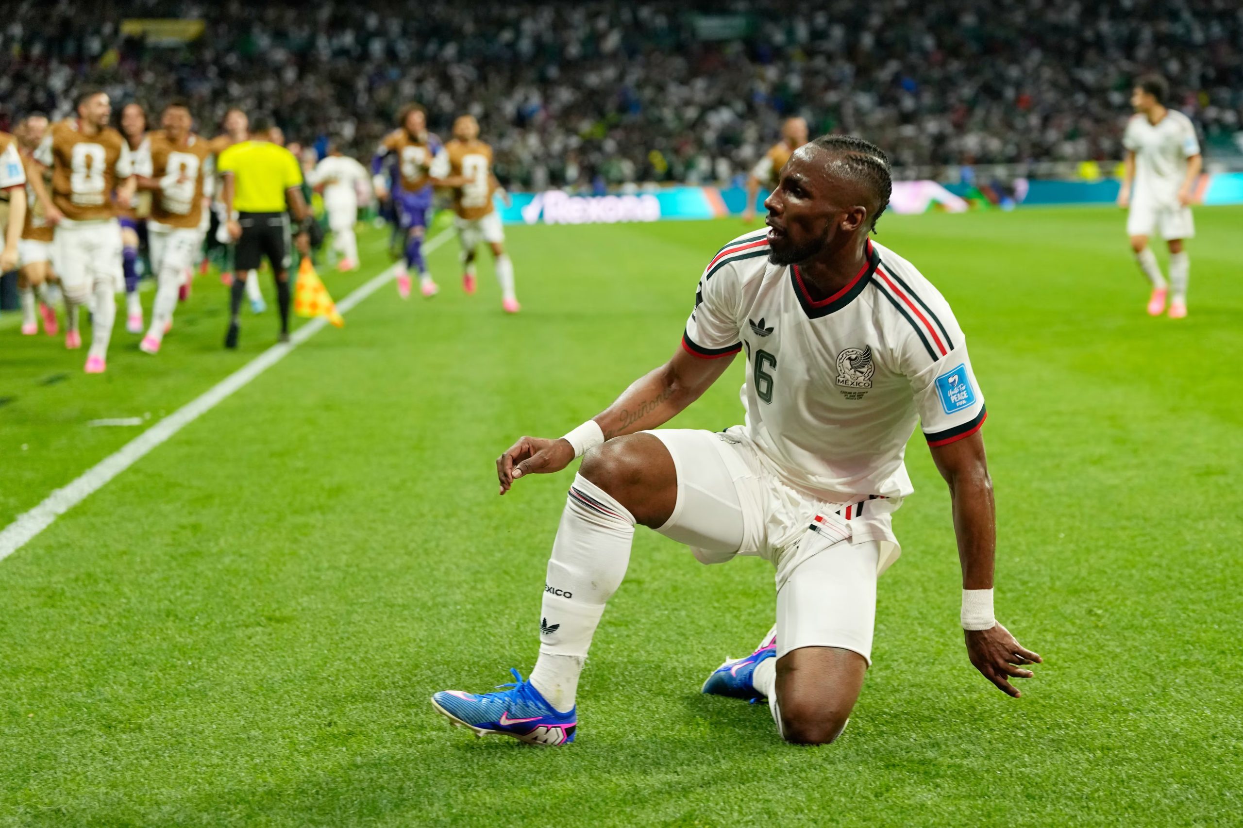 Julián Quiñones celebra un gol ante República Checa por la última fecha de la Fase de Grupos del Mundial 2026. - Crédito: AP