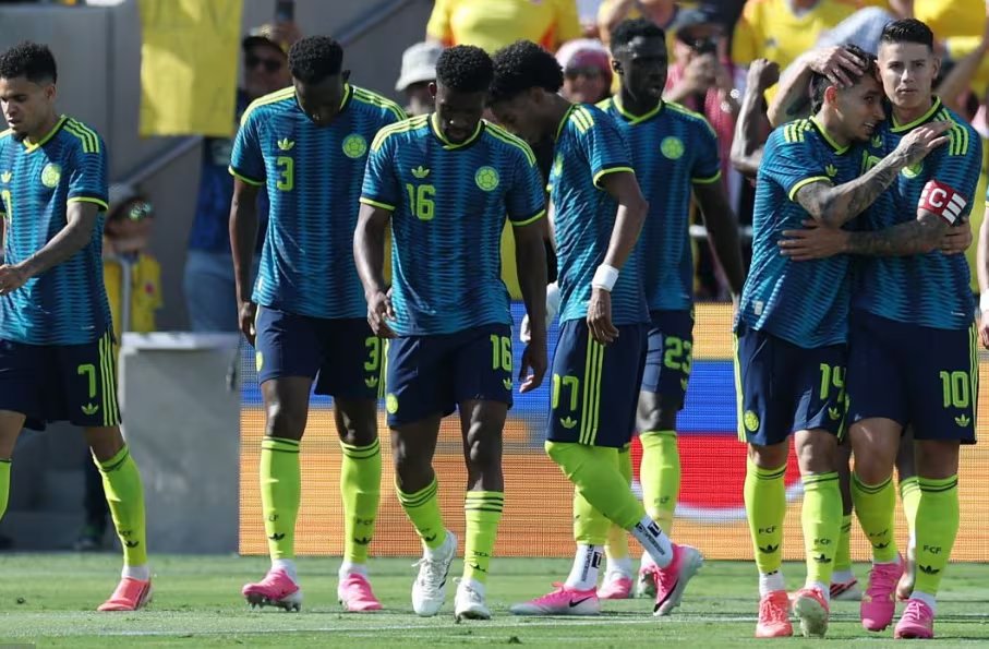 Fotografía de la celebración del primer gol de la Selección Colombia a Jordania en el partido más reciente, lo hizo Jhon Arias a pase de James Rodríguez - crédito AFP