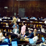 Legislativo debatirá salida de Ecuador del sistema Sucre y reforma penal sobre uso delictivo de uniformes institucionales