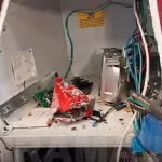 Delincuentes destruyen cajeros automáticos con explosivos y roban dinero en la vía a la costa