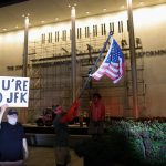 Juez ordena eliminar el nombre de Trump del Centro Kennedy en Washington