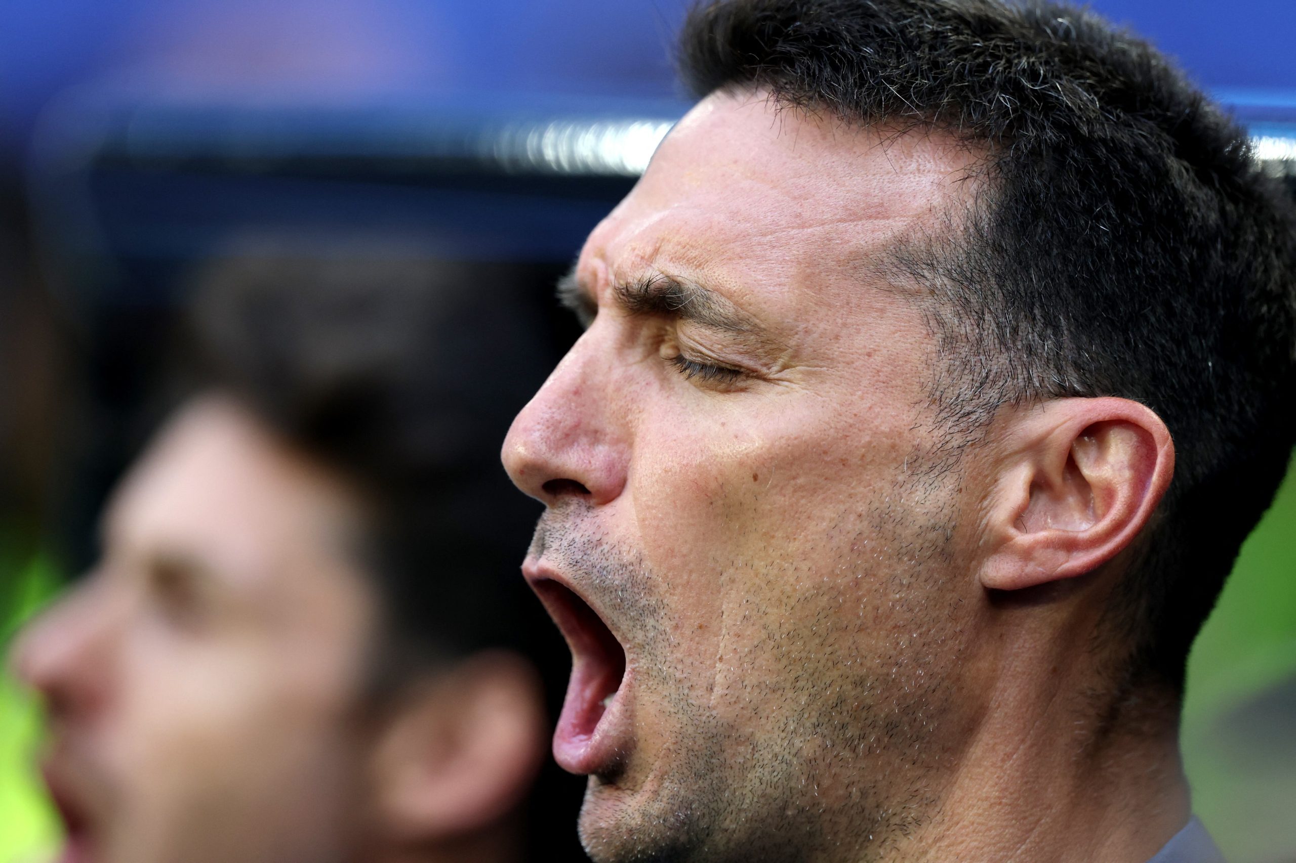 La concentración de Lionel Scaloni al entonar las estrofas del himno nacional