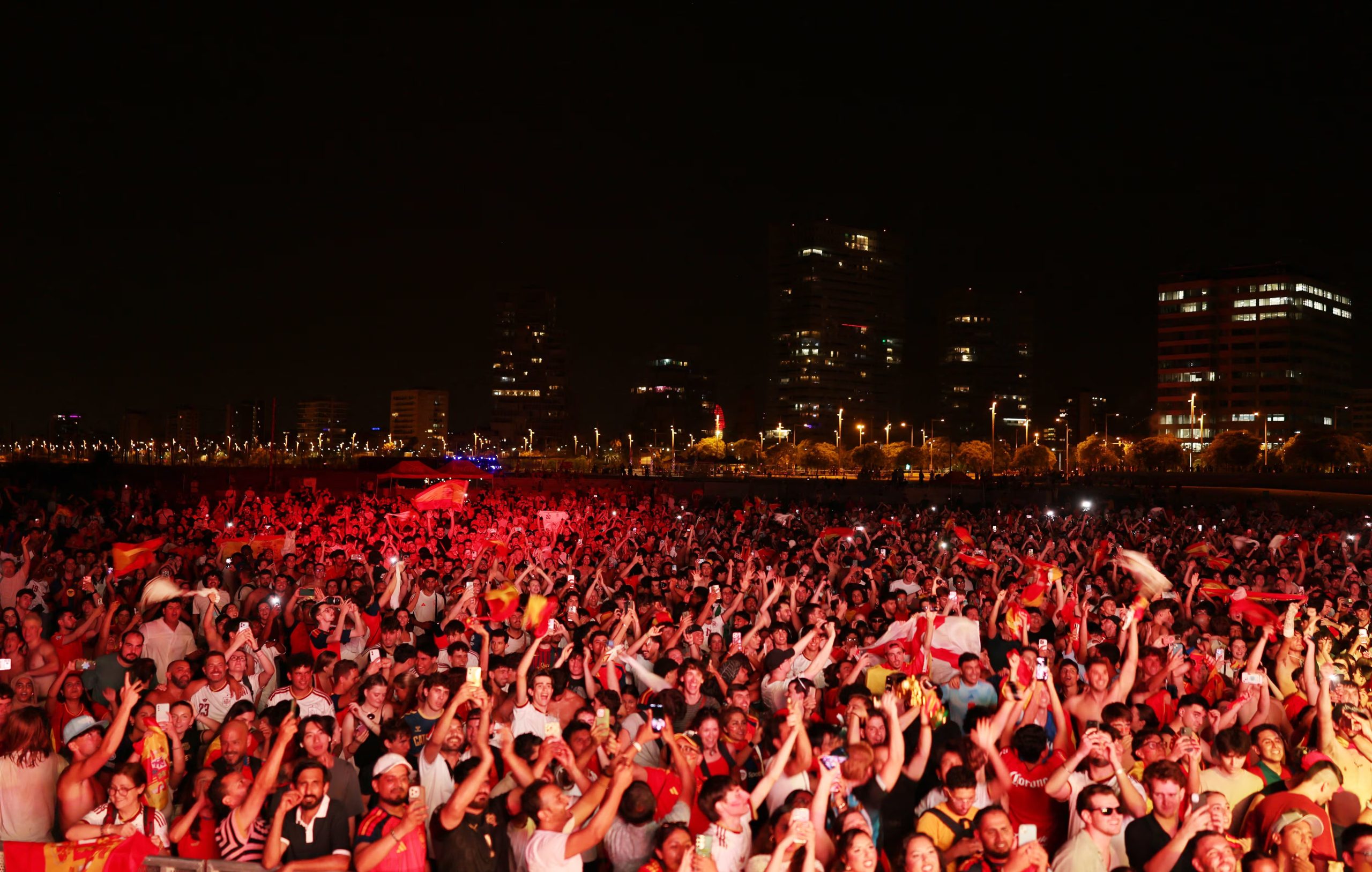 Barcelona sale a la calle para celebrar la segunda estrella. (REUTERS/Nacho Doce)