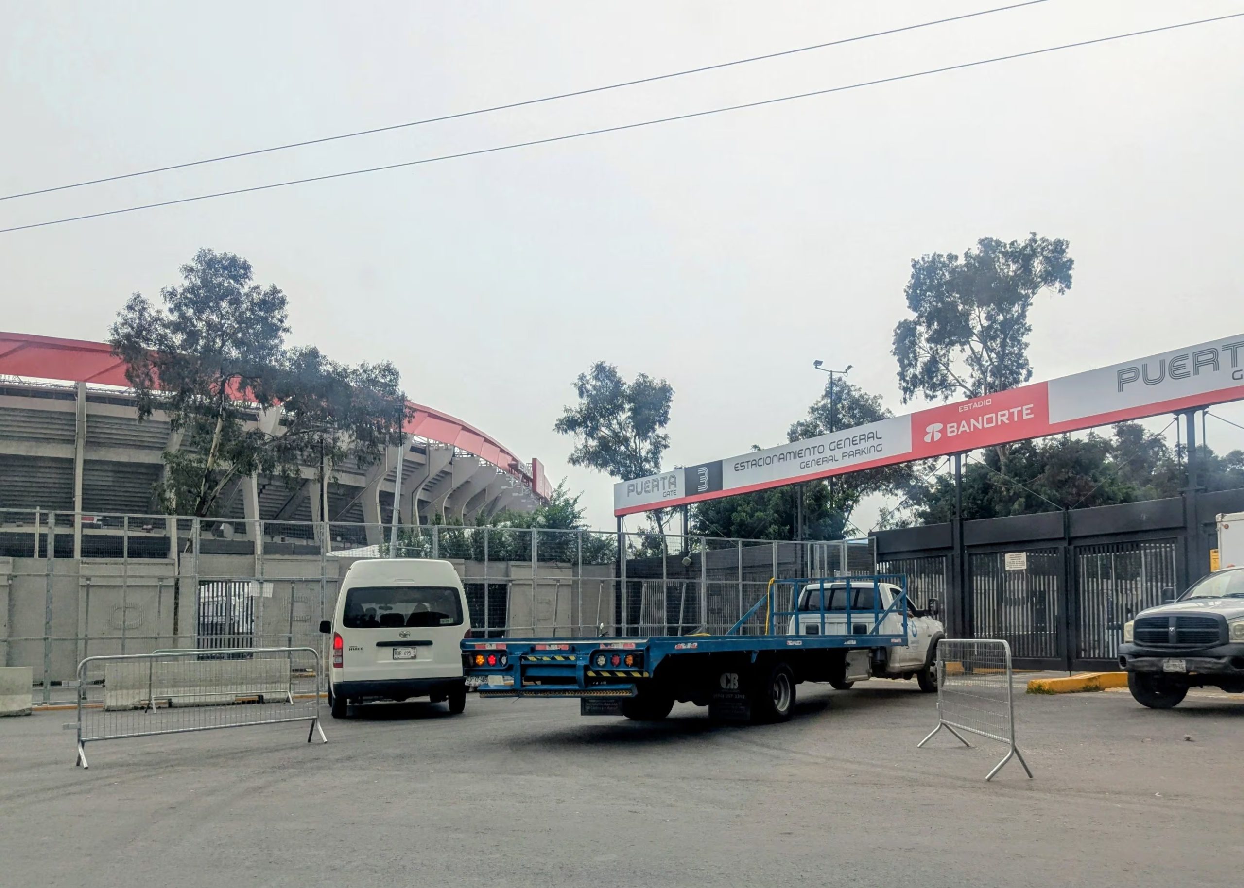 La señalización y accesos comienzan a recobrar la identidad comercial como Estadio Banorte. (Crédito especial: X/ @MXESTADIOS)