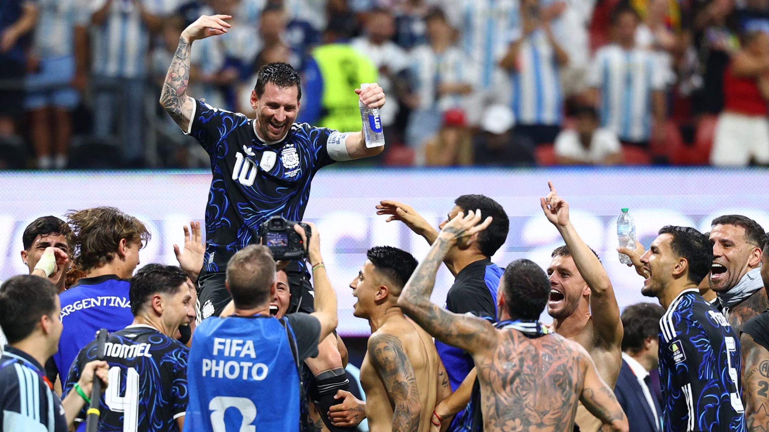 Argentina celebra la victoria frente a Argentina. (Reuters/Nathan Ray Seebeck)