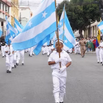 Guayaquil se celebró con música, danzas y bandas estudiantiles en el barrio Garay