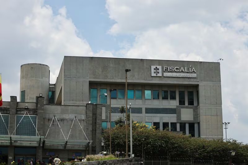 La Fiscalía General de la Nación aseguró que el capitán Óscar Mojica participó presuntamente en la elaboración de documentos falsos que sirvieron para obtener de manera irregular órdenes de interceptación - crédito Luisa González/Reuters