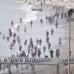 Ceuta al borde del colapso: 2.000 migrantes en 5 días y piden emergencia nacional