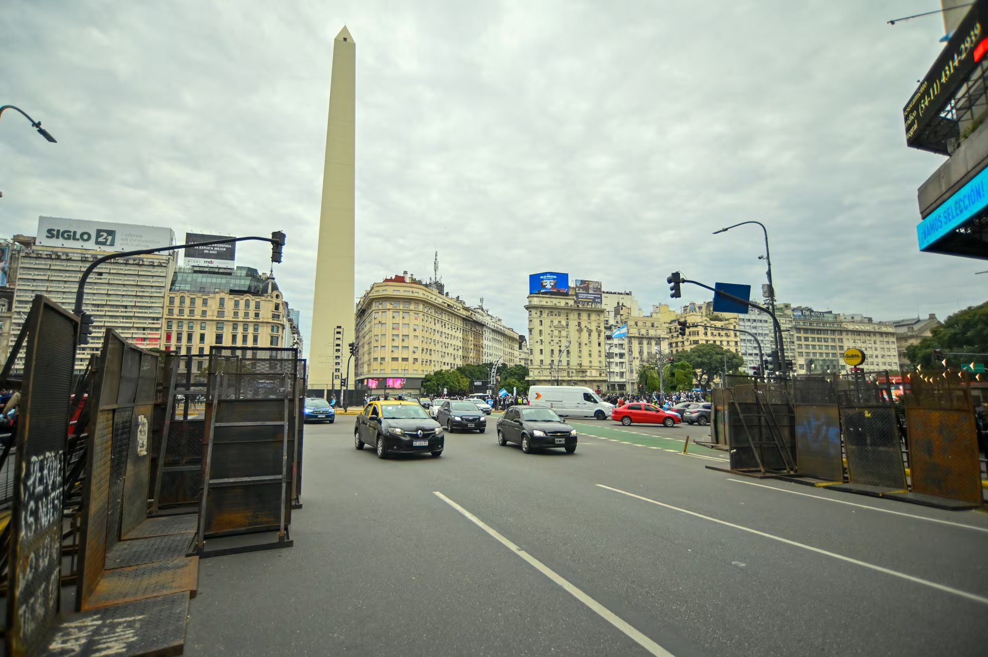 La Ciudad desplegará un operativo de seguridad con 1.000 policías en el Obelisco, vallados, cortes de tránsito, drones, helicópteros y un puesto médico (RS Fotos)