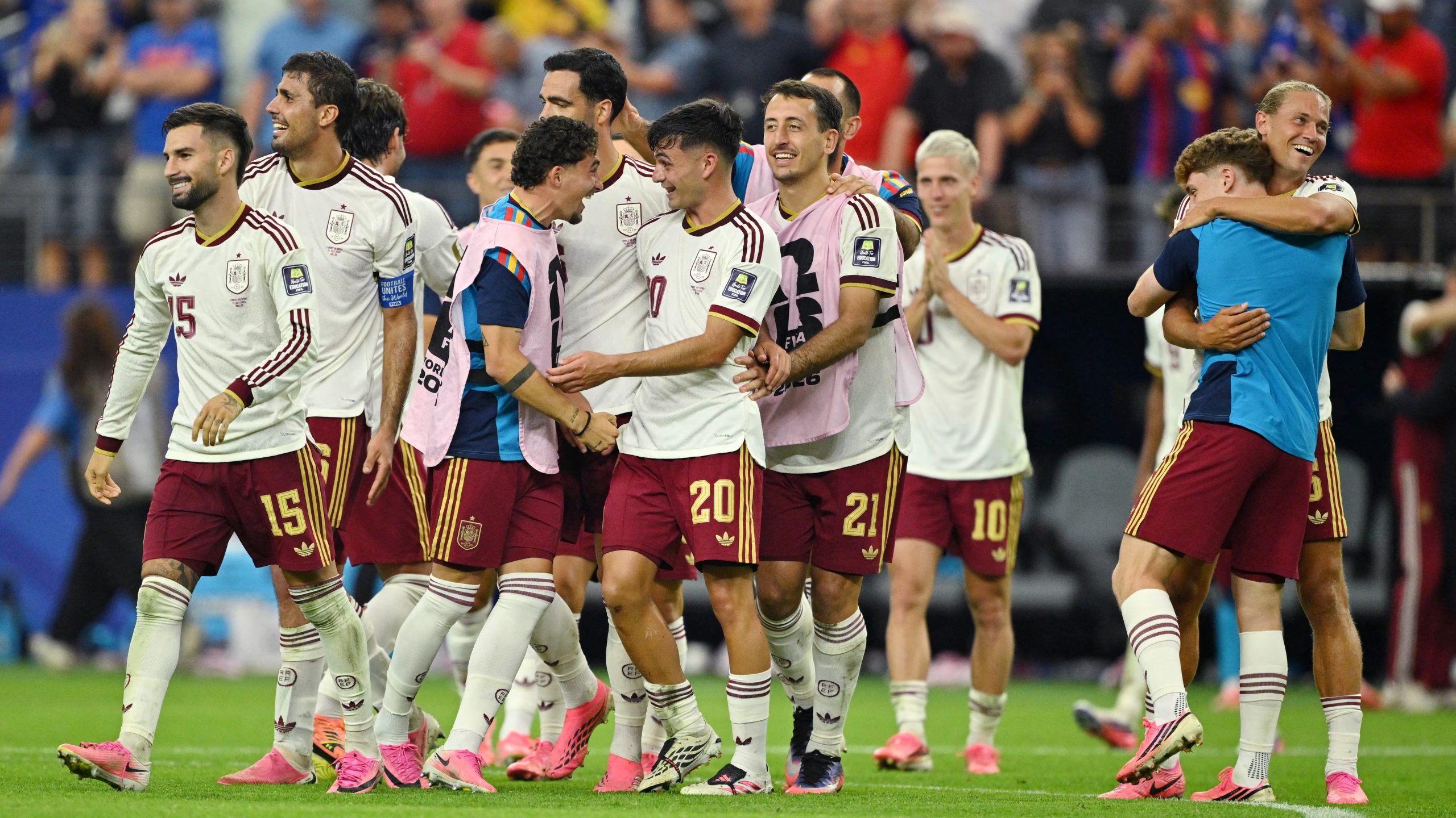 Los jugadores de la selección española celebrando el pase a la final del Mundial (Reuters/Jerome Miron)