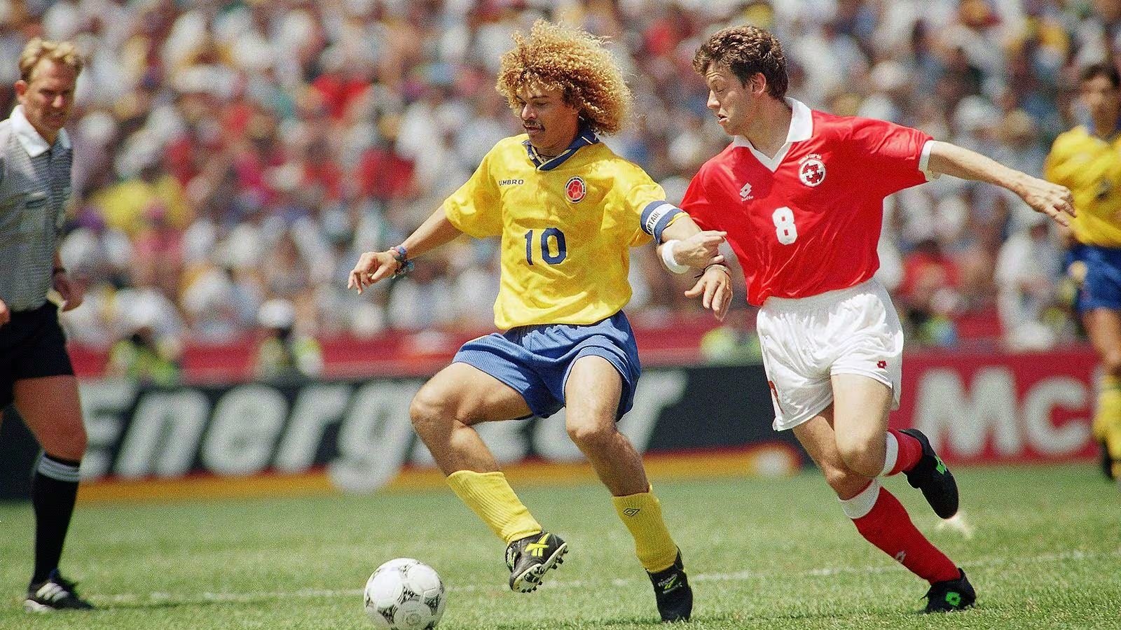 Carlos Valderrama disputó el partido ante Suiza en el Mundial de Estados Unidos 1994. - créditos: Twitter @AntonioUbilla1