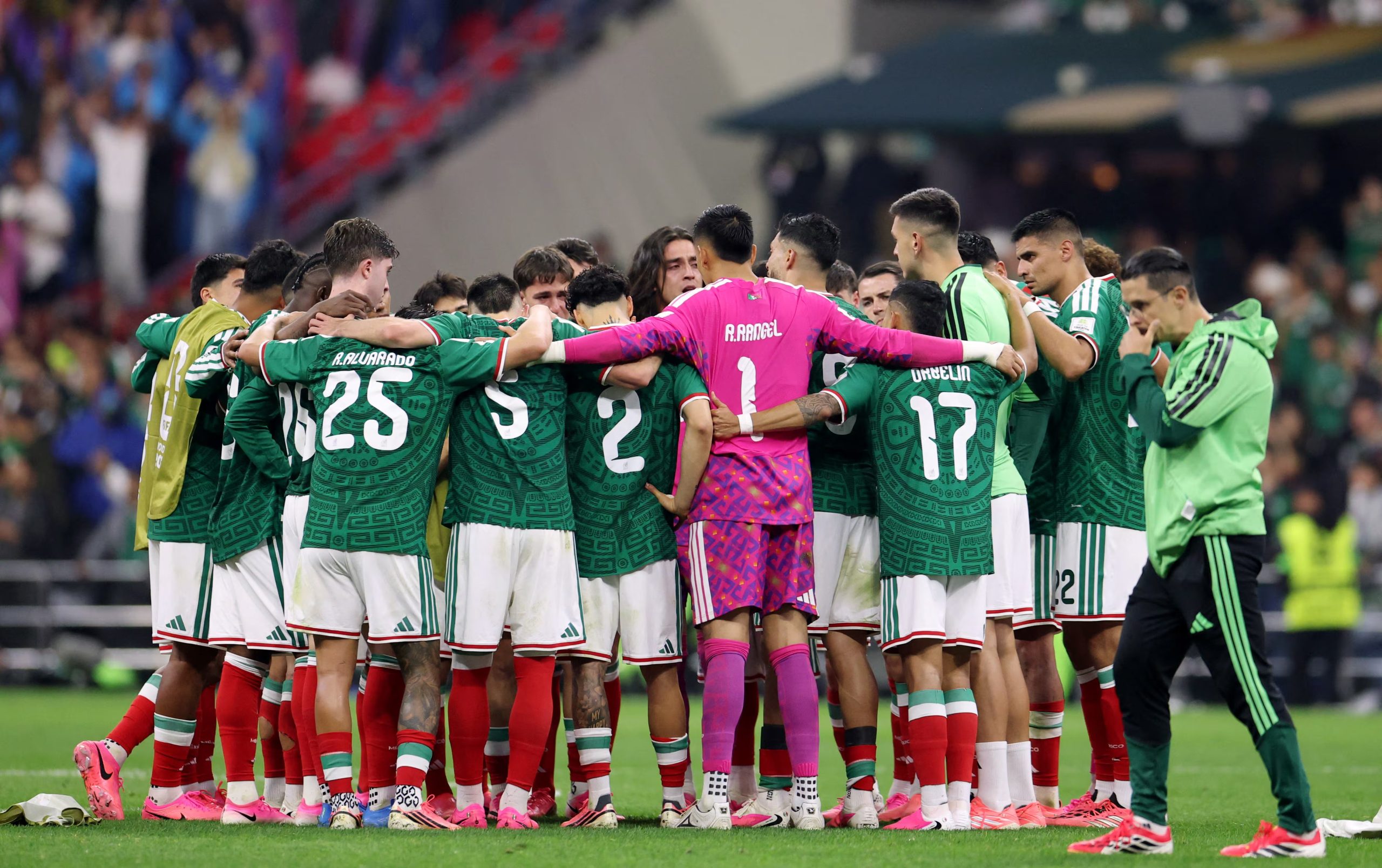 México descendió al décimo lugar del ranking FIFA tras quedar eliminado en octavos de final del Mundial 2026 (REUTERS/Raquel Cunha)