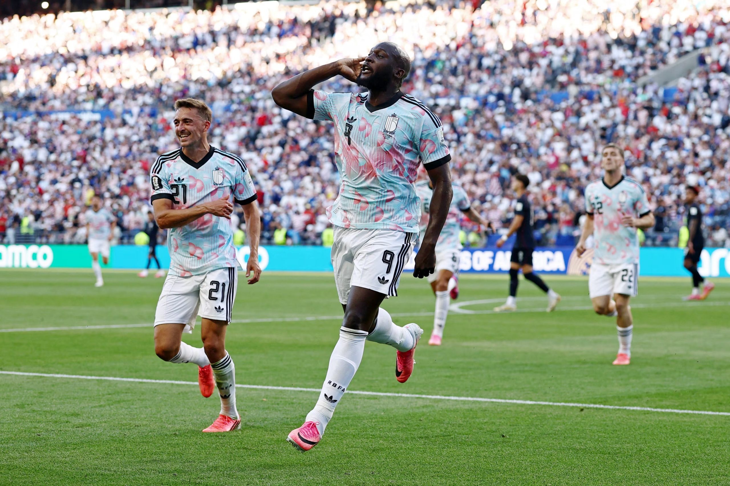 Romelu Lukaku celebra su gol contra Estados Unidos. (Reuters/Lee Smith)