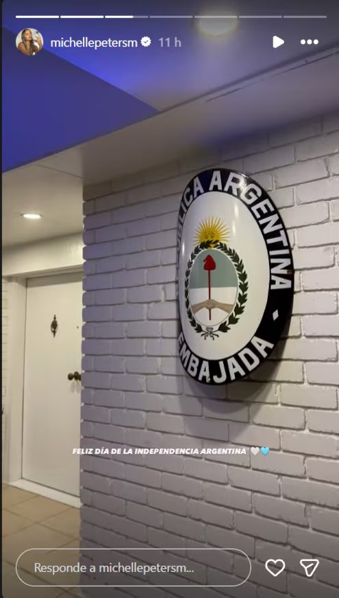 Michelle Peters, la pareja de Tim Payne, fue quien mostró en sus redes sociales la visita a la embajada