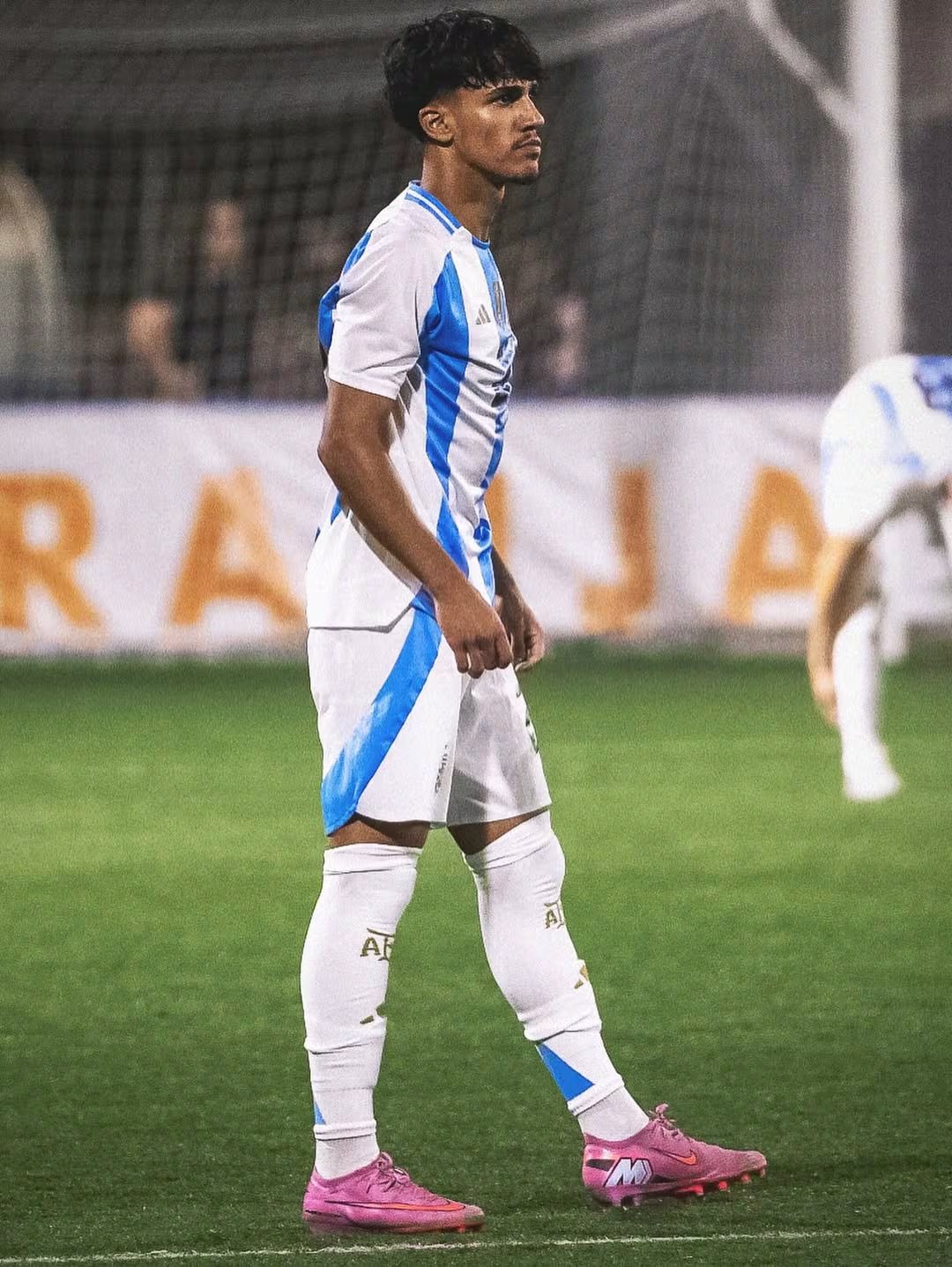 Can Armando Güner puede representar a Argentina, Alemania o Turquía. Ya jugó en las juveniles de la Albiceleste (Crédito: @Argentina).