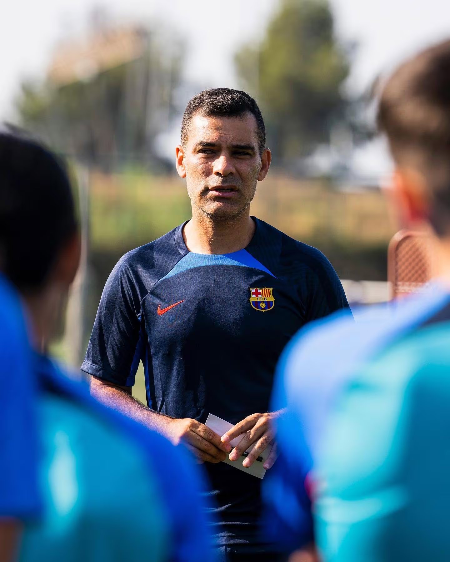 Rafael Márquez dirigió a juveniles españoles por dos años en el Barça Atlètic que después debutaron con el primer equipo. (X)