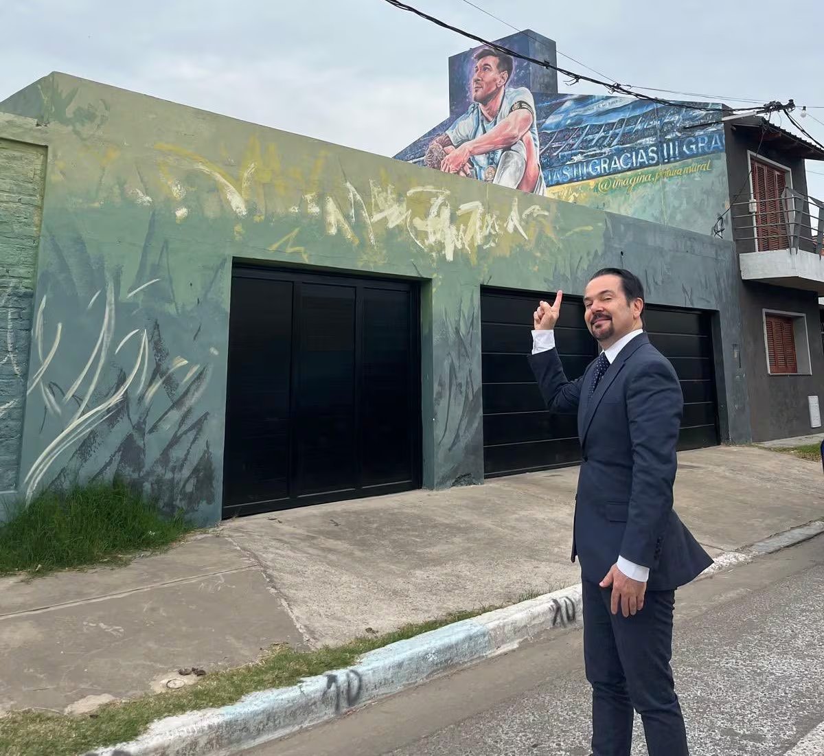El embajador francés se declara admirador de Messi y de la selección argentina