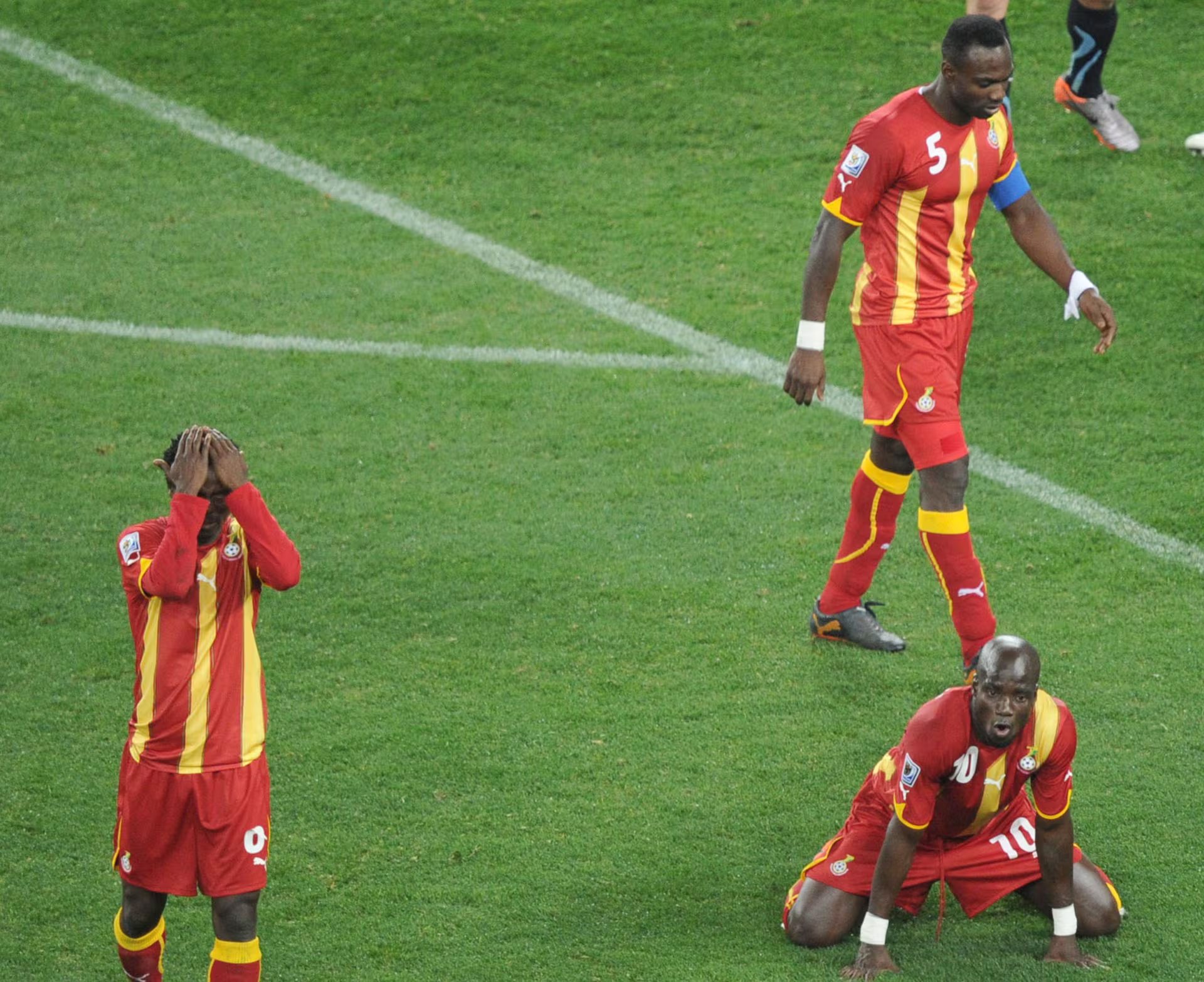 La Selección de Ghana en el momento que perdió los penales contra Uruguay en Sudáfrica 2010 - crédito FRANCK FIFE/AFP